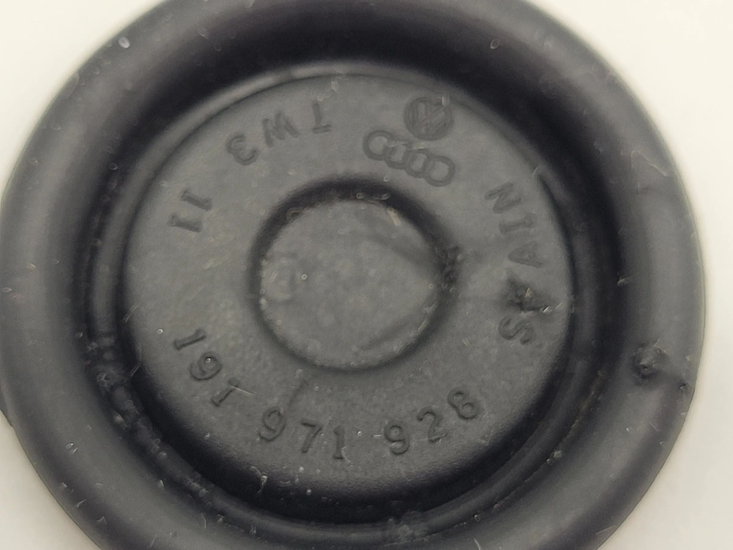 Original Audi A4 (8E/B6/B7) Stopfen Verscluss Deckel Tülle L/R 191971928