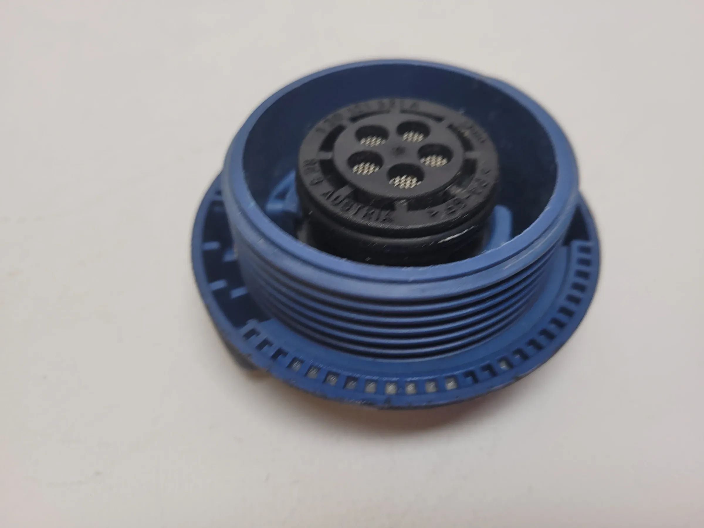 Original Audi A6 (4B2/4B4) Verschlussdeckel Ausgleichbehälter 1J0121321A