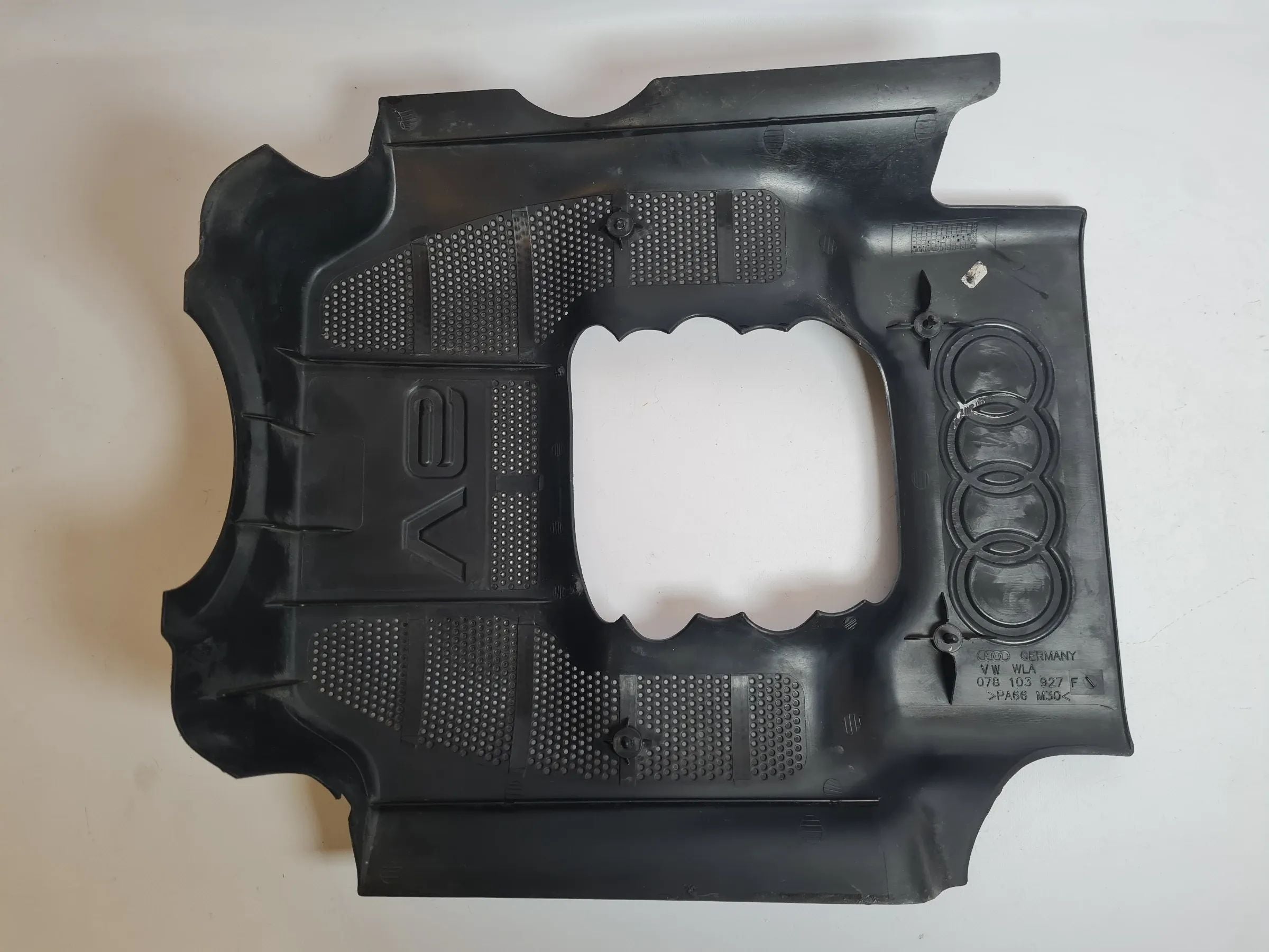 Original Audi A6 (4B2/4B4) 2.4 V6 Motorabdeckung 078103927F