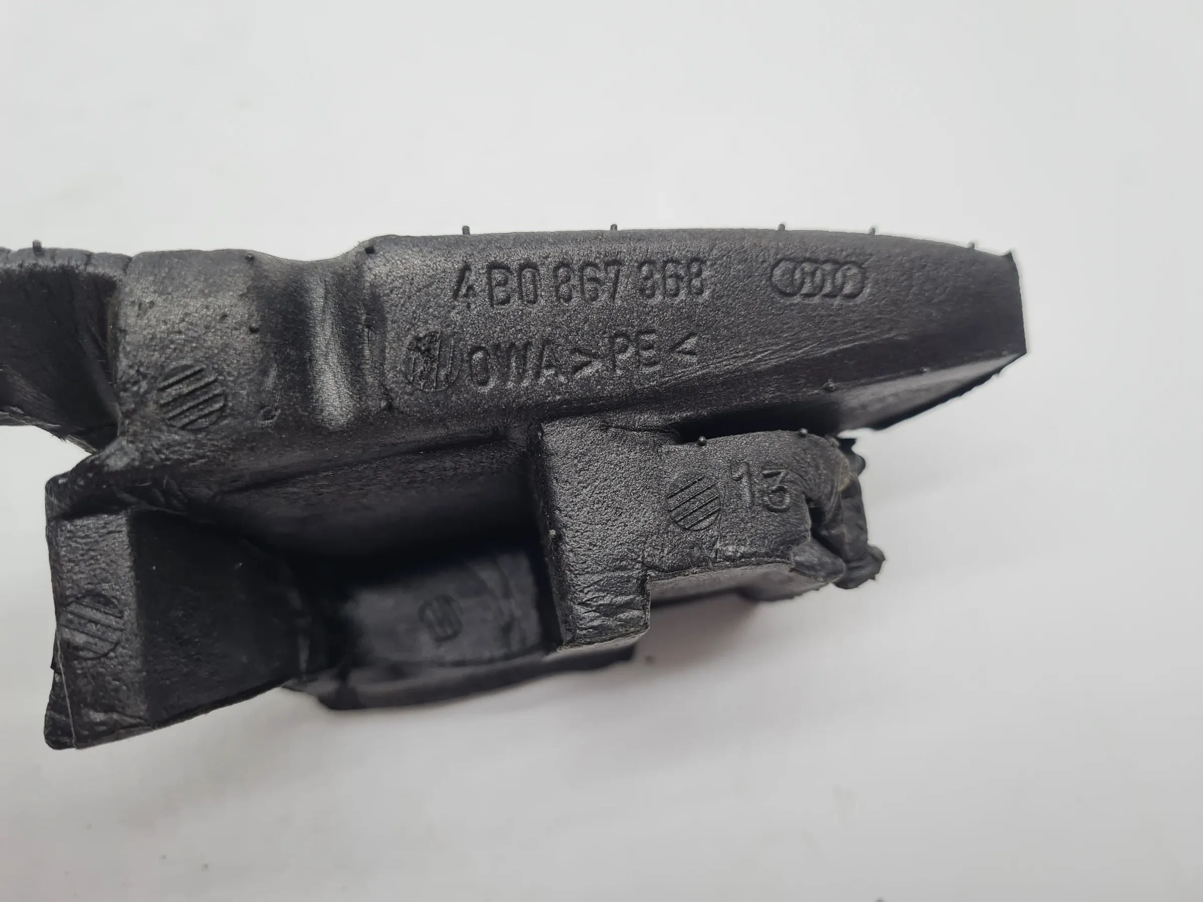 Original Audi A6 4B2/4B4 Formstück hinter Türverkleidung Vorne Rechts 4B0867368