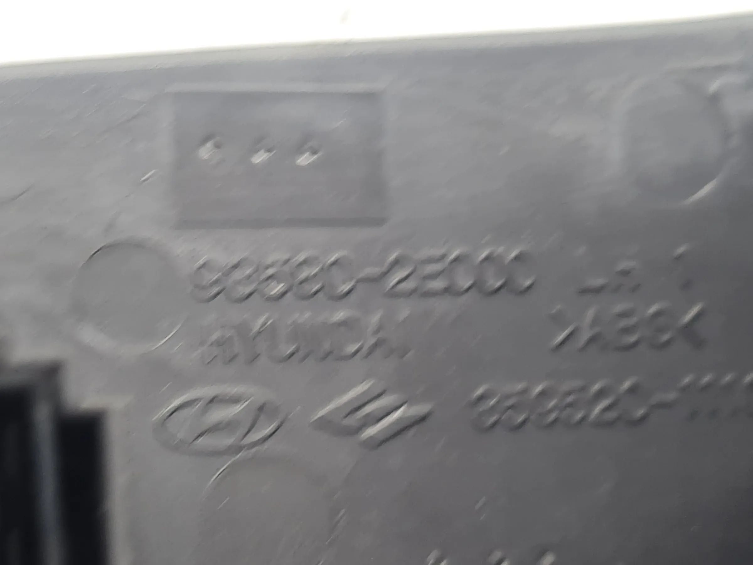 Original Hyundai Tucson (JM) Blende + Fensterheberschalter Links 93580-2E000