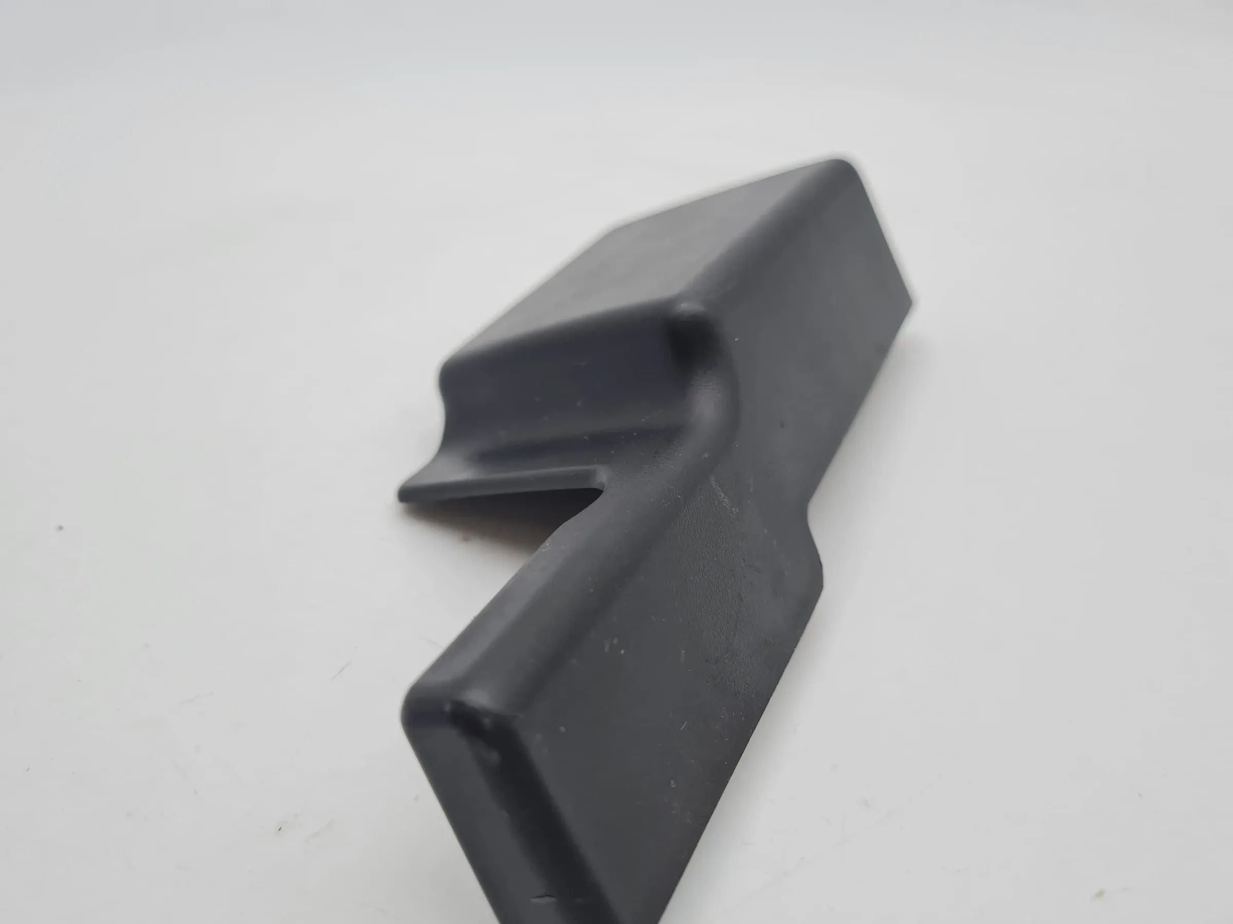 Original Audi A6 (4B2/4B4) Führungsschiene SItz Blende Rechts Vorne 8L0881350