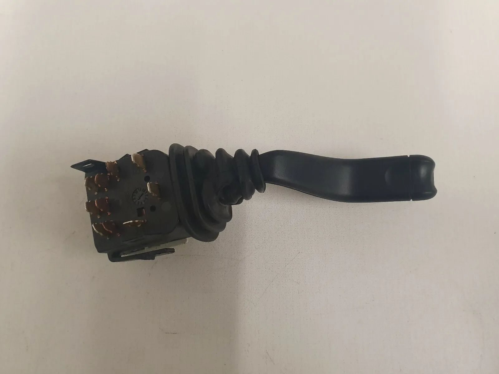 Interruttore indicatori di direzione OPEL Vectra B Caravan (J96) 90221174 Originale K33
