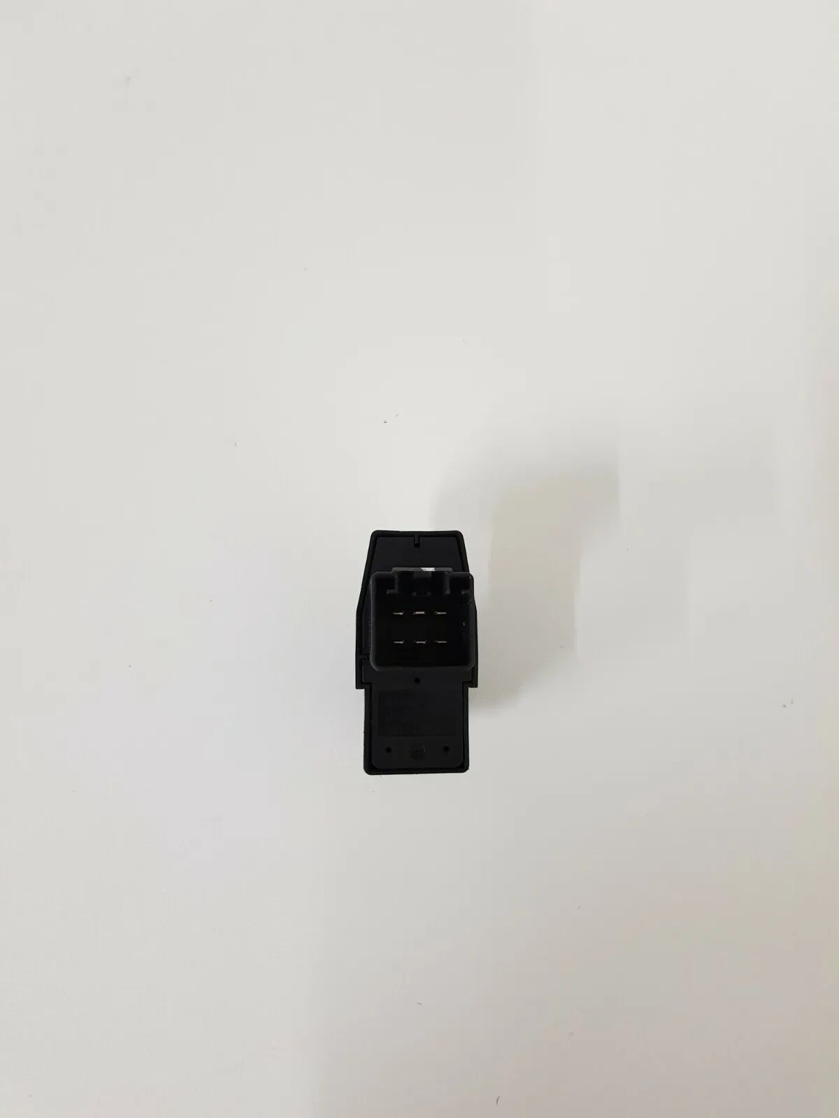 original Volvo V70 D5 Kombi Fensterheberschalter hinten links 8685288