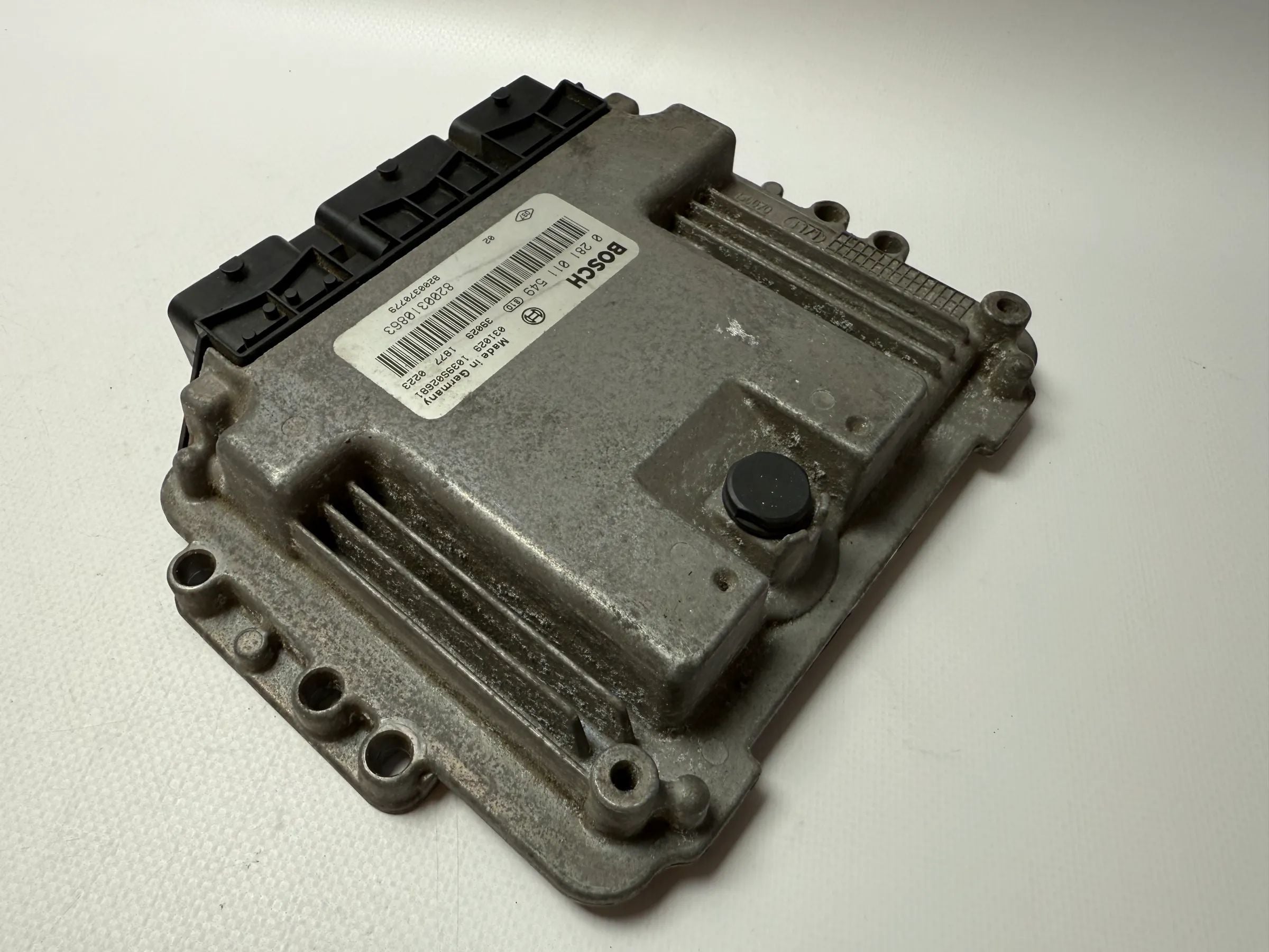 Originele Renault Megane Motorbesturingseenheid ECU 8200310863 / 0281011549