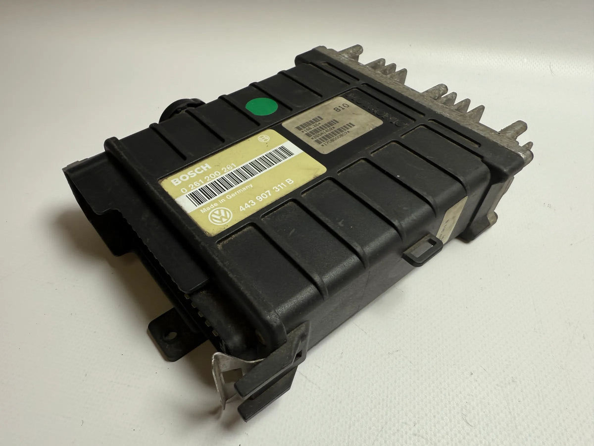 Original VW Passat 35i 1.8 Engine Control Unit ECU 0261200261 / 443907311B 