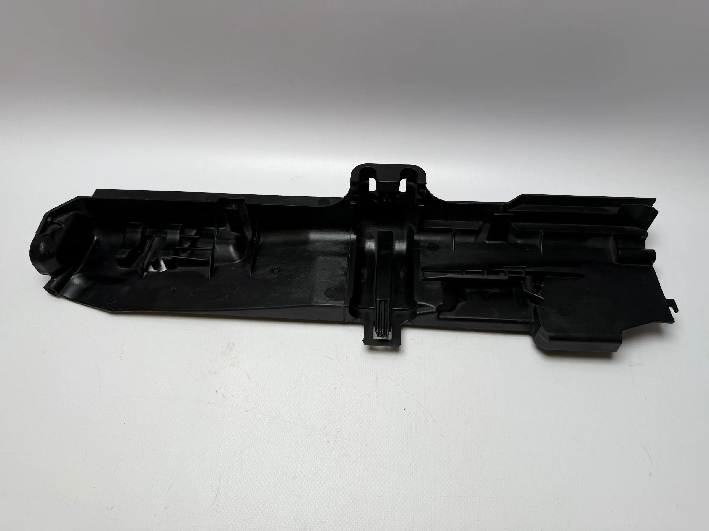 Oryginalny BMW 1er E87 116i Lewy Wspornik Chłodnicy 17107524912-11 11074810