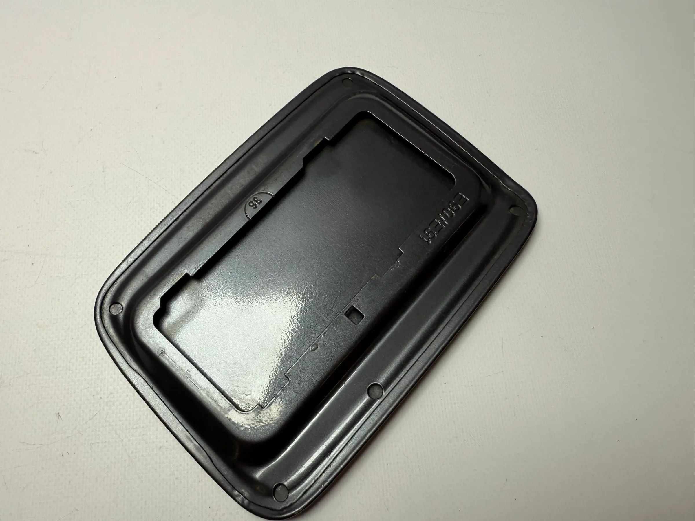 Оригинальная крышка бензобака BMW 3 серии E90 E91 серая 7060692