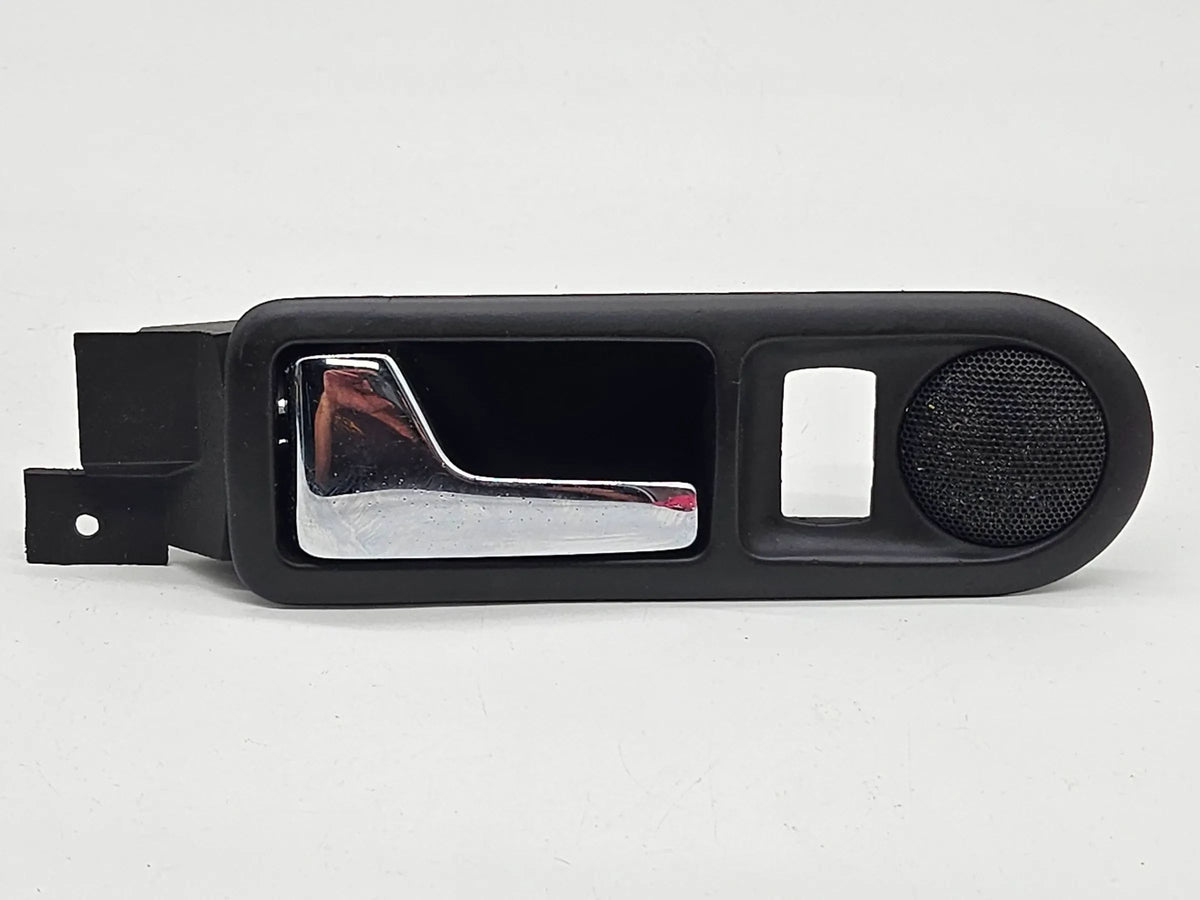 Оригинальная внутренняя ручка двери задняя левая Volkswagen Passat 3B0839113