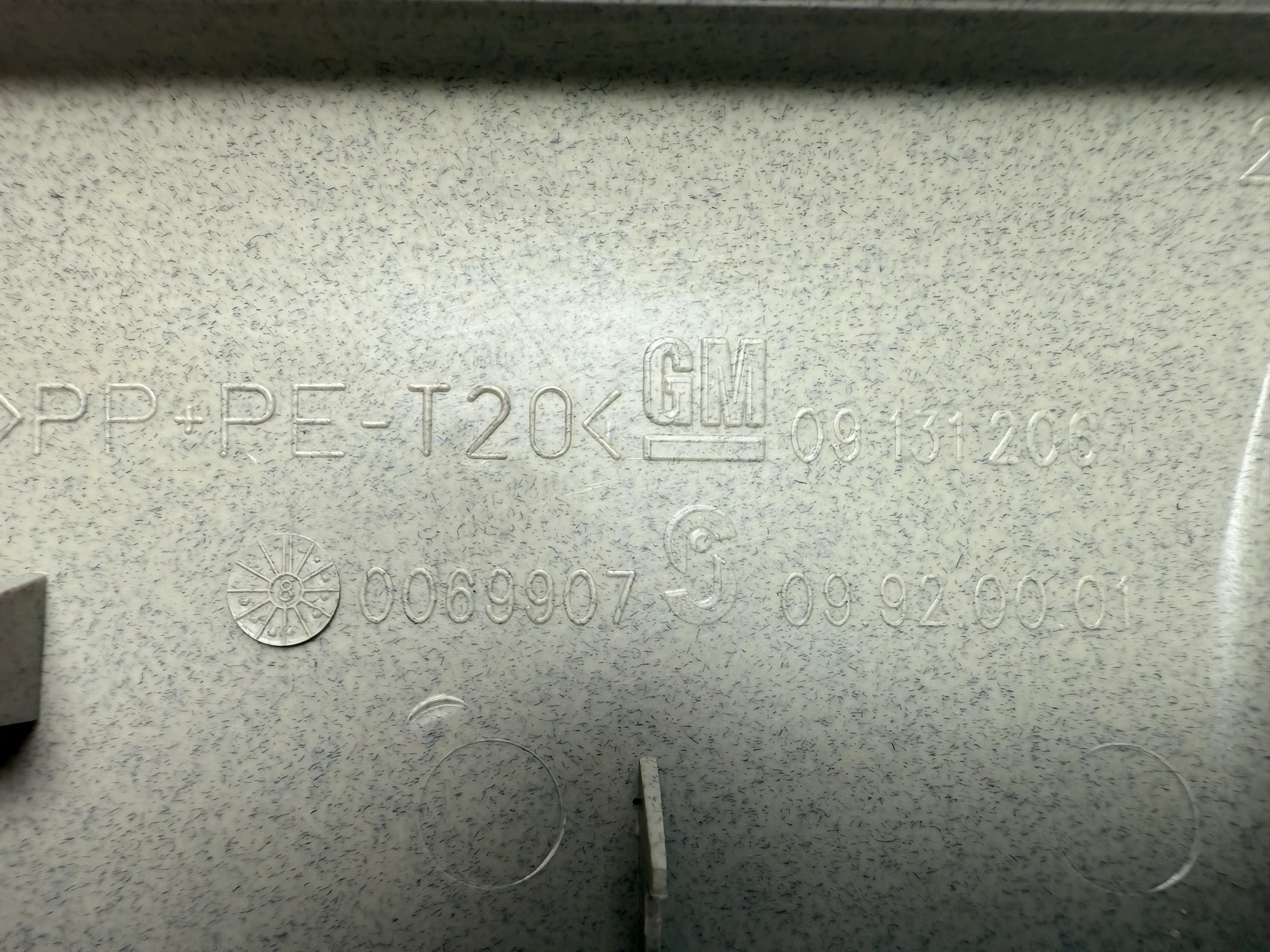 Oryginalna osłona oświetlenia wewnętrznego / hamulca OPEL ASTRA G BERLINA 09131208