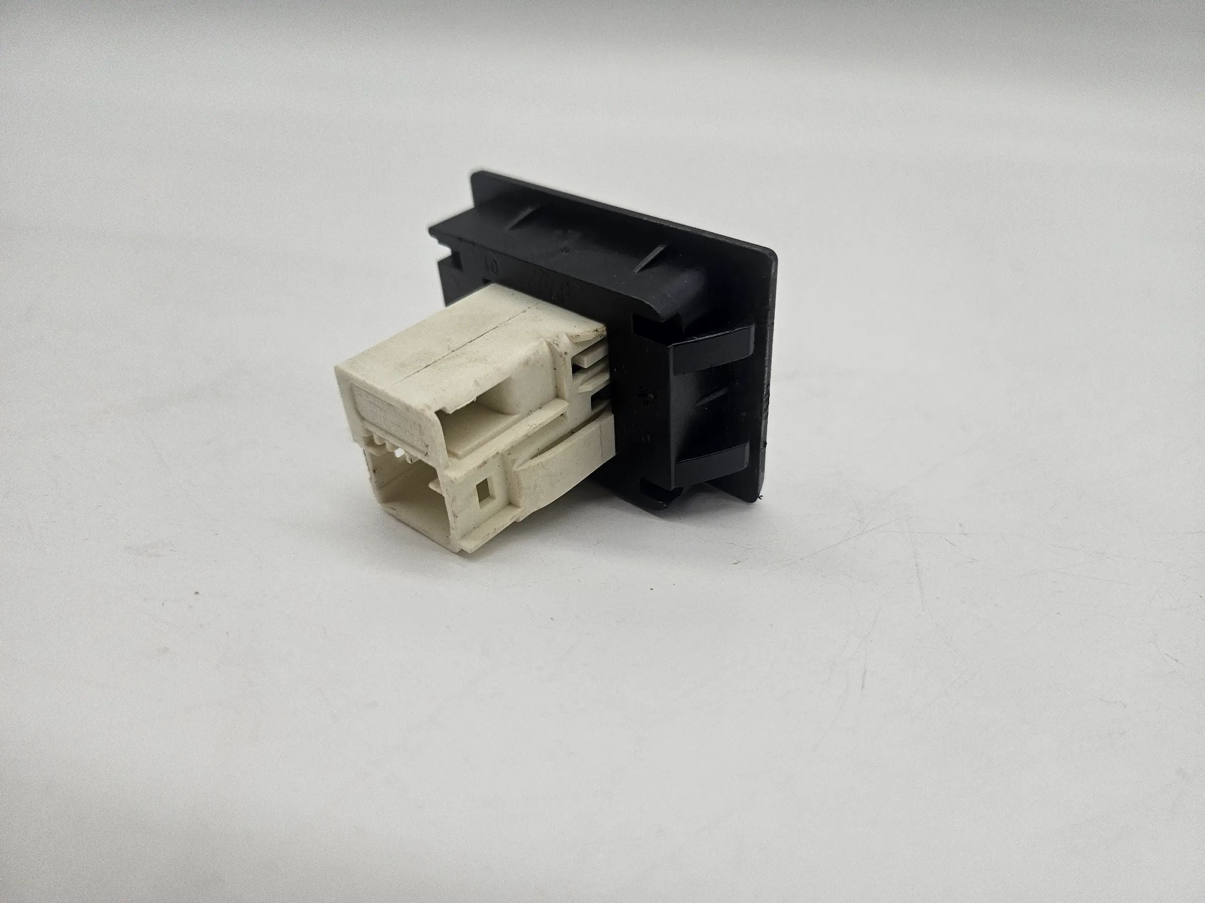 Original PEUGEOT 607 9D, 9U tailgate opening button 9649666877 