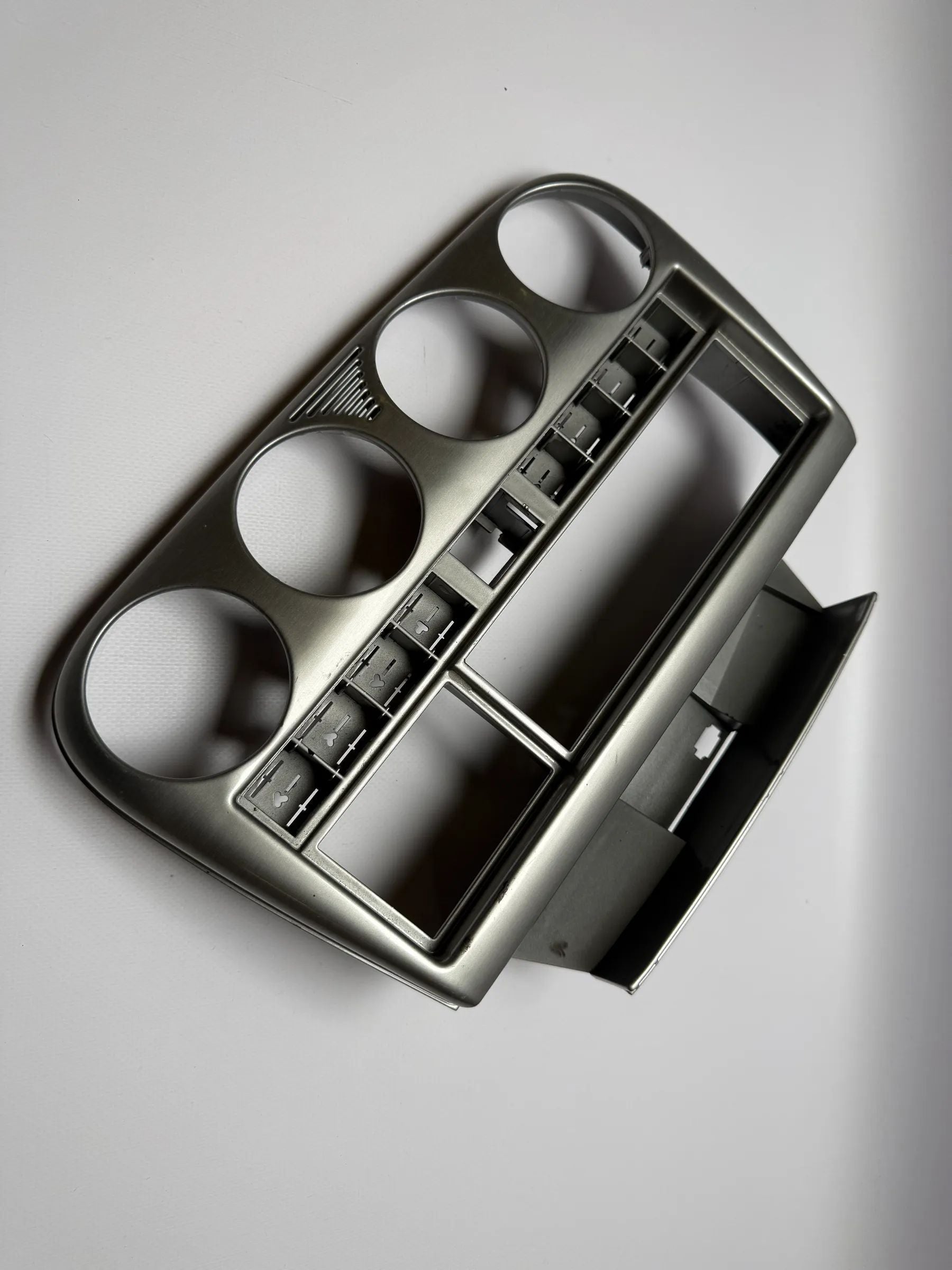 Оригинальная накладка облицовки центральной консоли Opel Омега 090436998