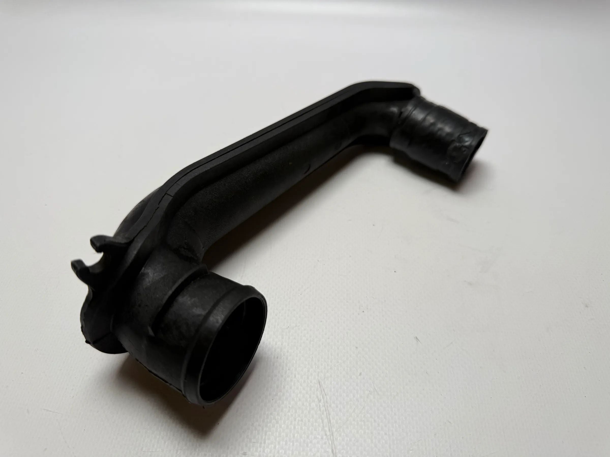 純正SMART Fortwo クーペ W450 インテークパイプ ターボパイプ 1601410404