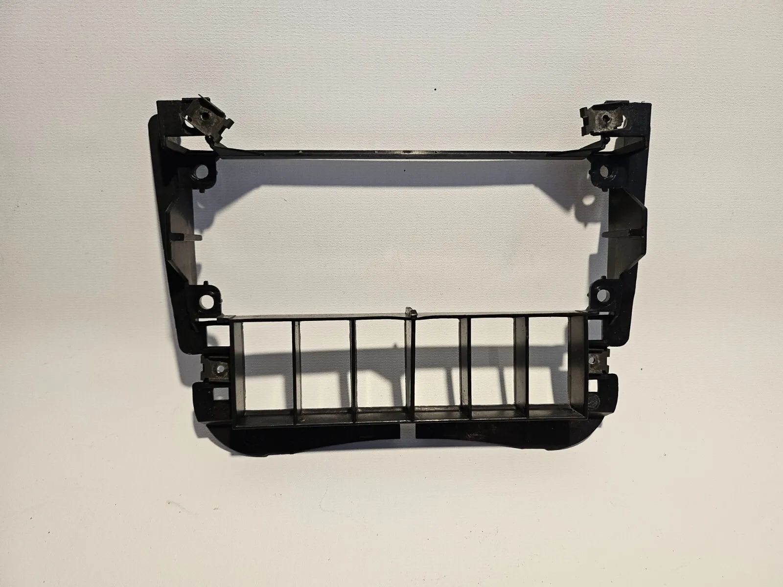 อะไหล่แท้ VW Polo / Seat 6N2 กรอบติดตั้งฮีตเตอร์ 6N0858305C