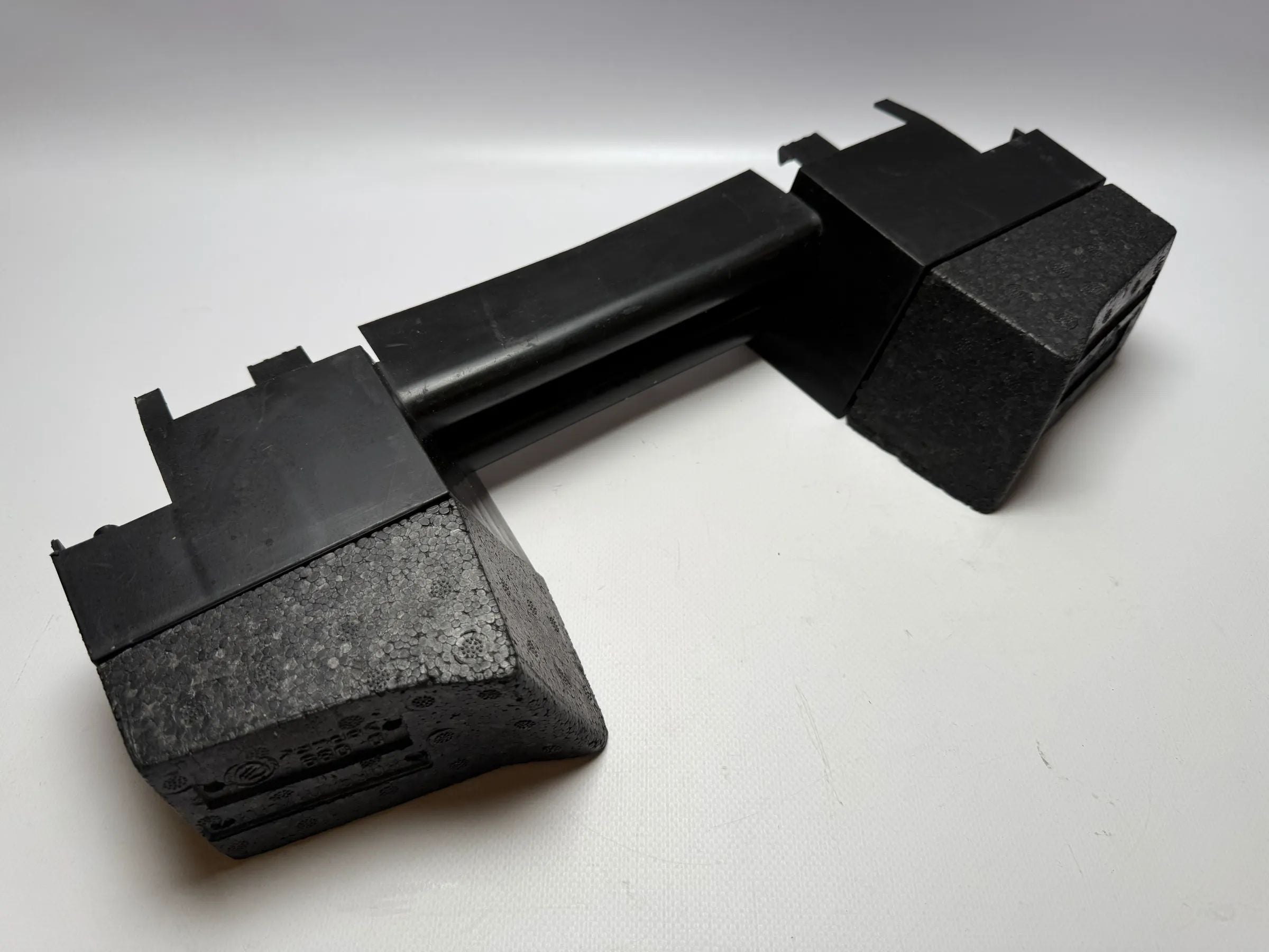 Support de pare-chocs original Alfa-Romeo 60694014-SX / DX