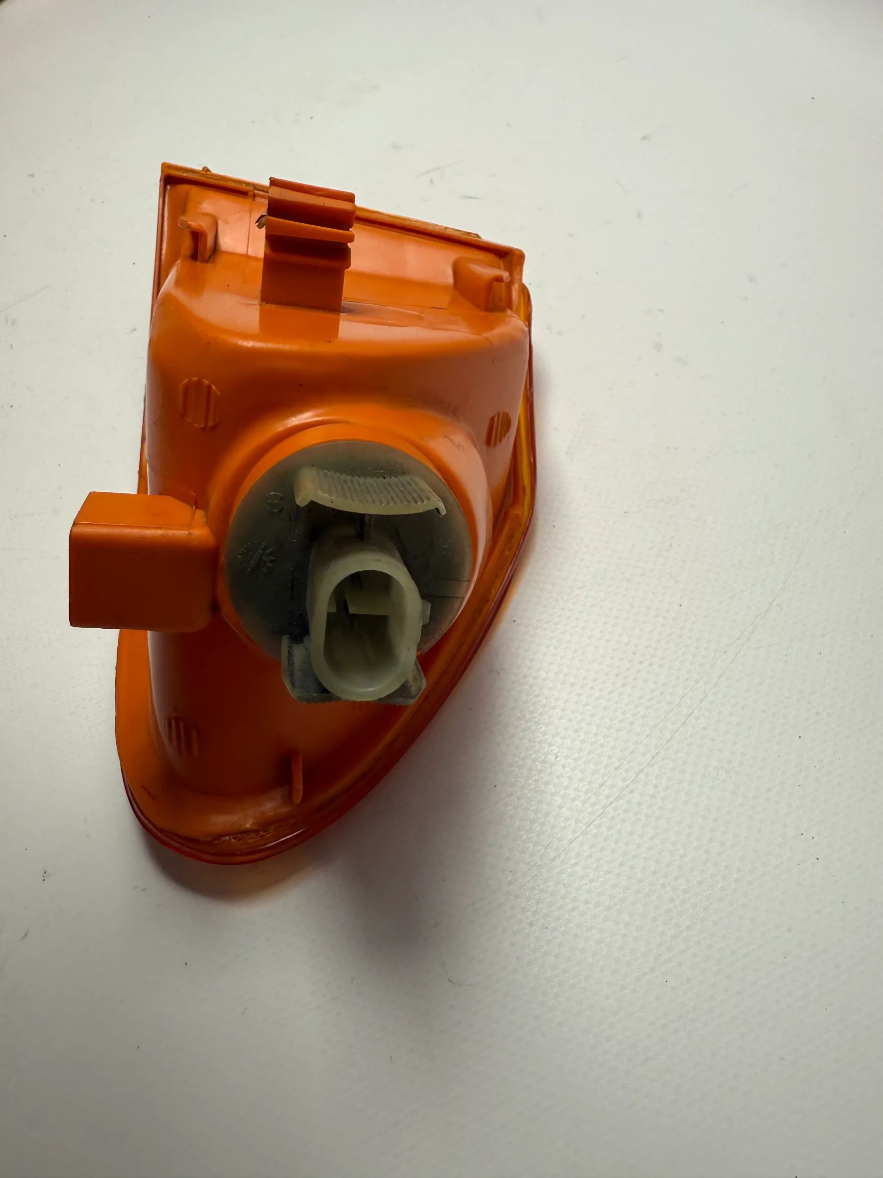 Оригинальный правый передний оранжевый указатель поворота Opel Astra F 1991-1994 90421897