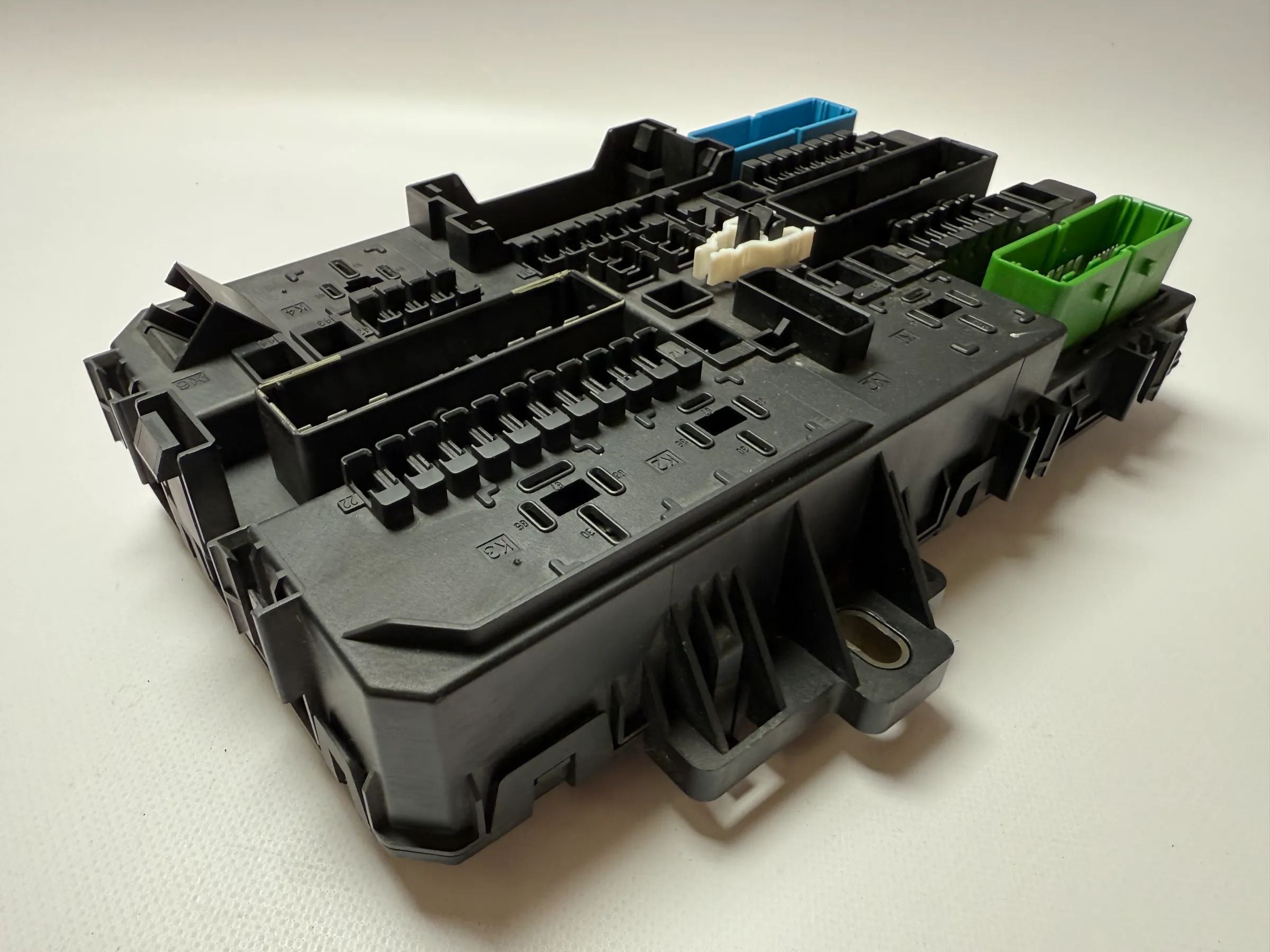 Caixa de Fusíveis Original Opel Astra H Limo & Caravan 1,4 66 KW 13145014