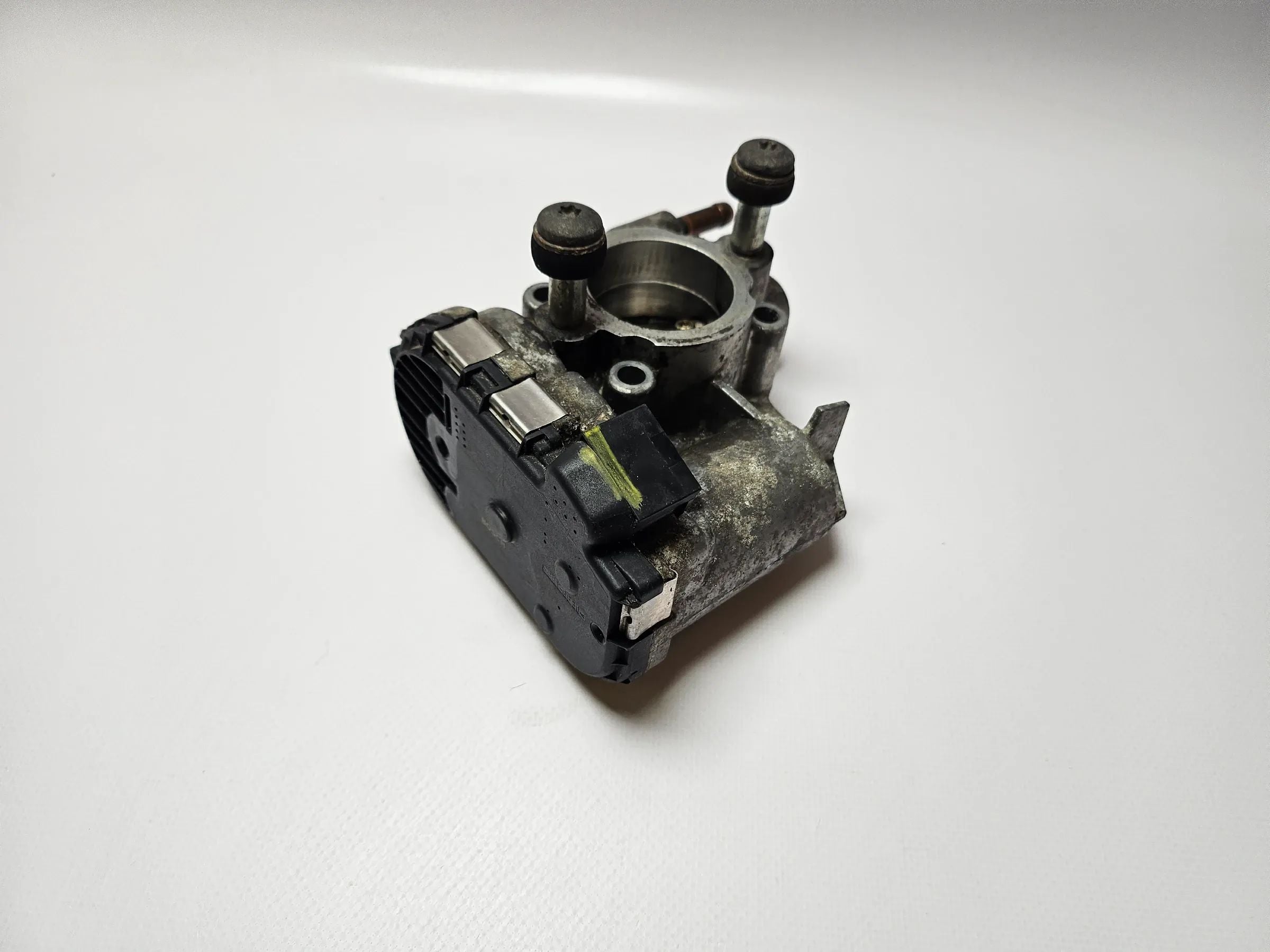 Opel Corsa C 1.0 12V 1.2 16V Z10XE Z12XE papillon des gaz régulateur de ralenti 9157512 -
