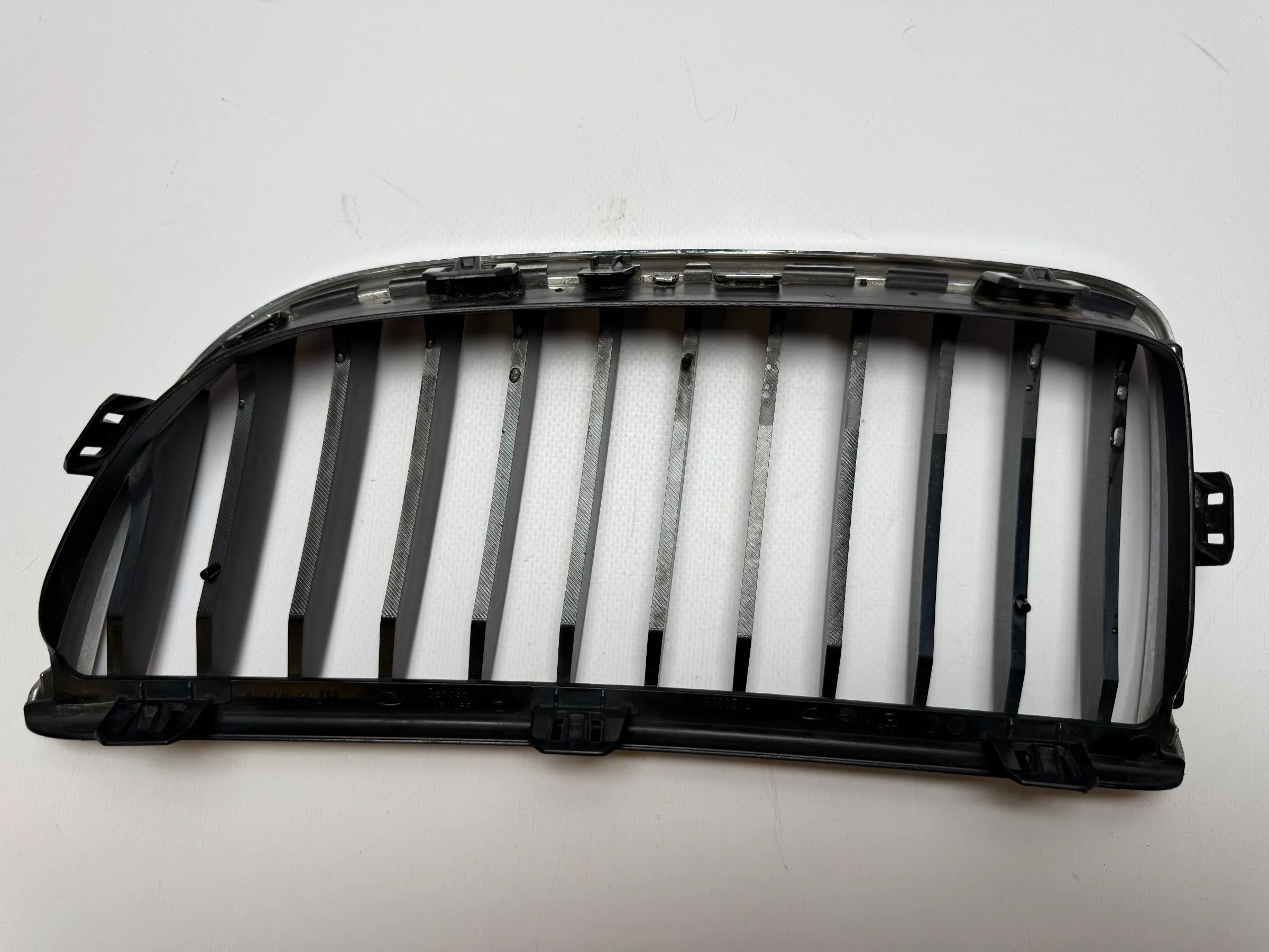 Оригинальная решетка радиатора BMW 3 серии Touring (E91) правая 7120008