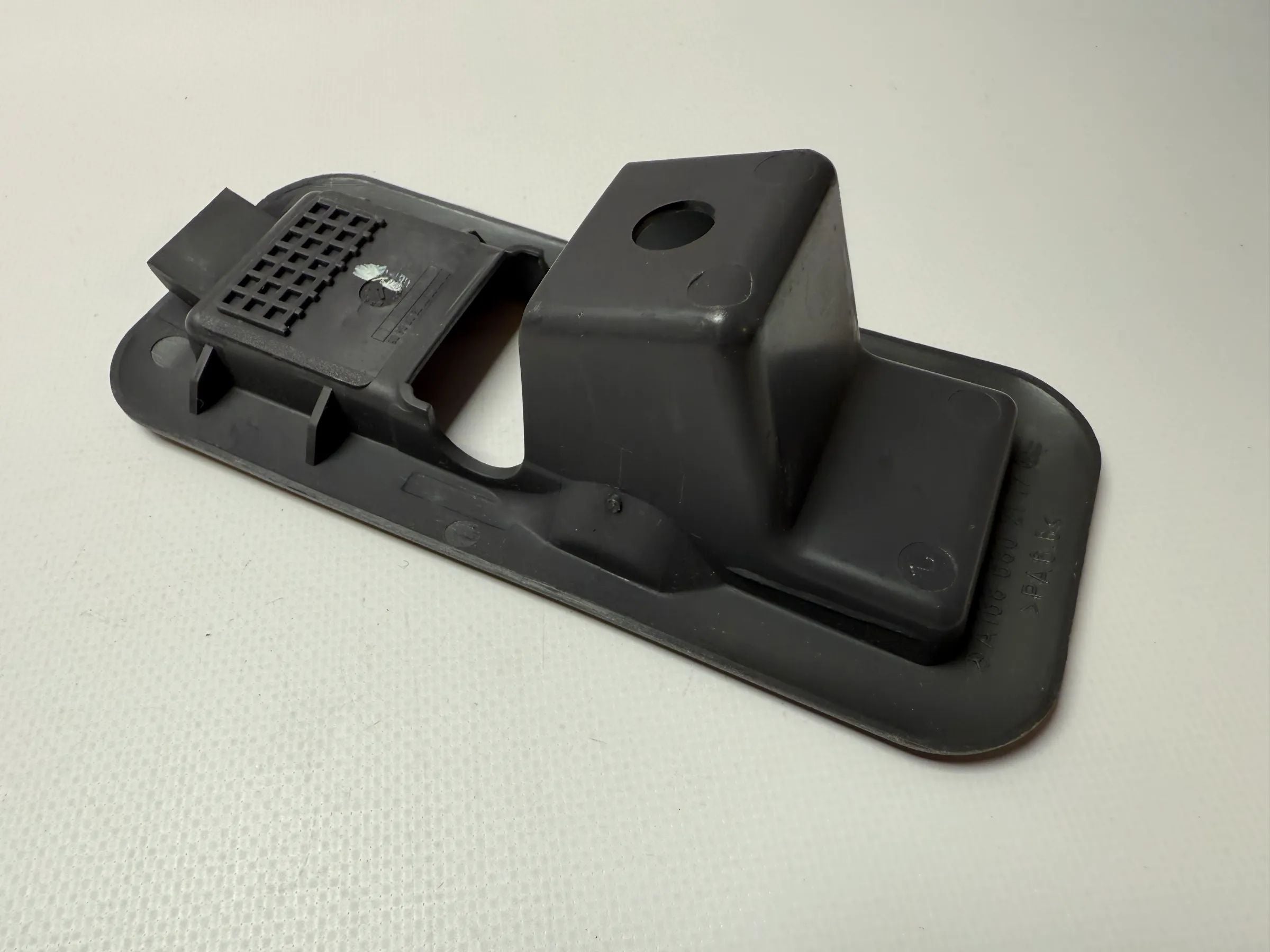 Original Mercedes W168 A-Klasse Abdeckung Sitzbefestigung A1686802117