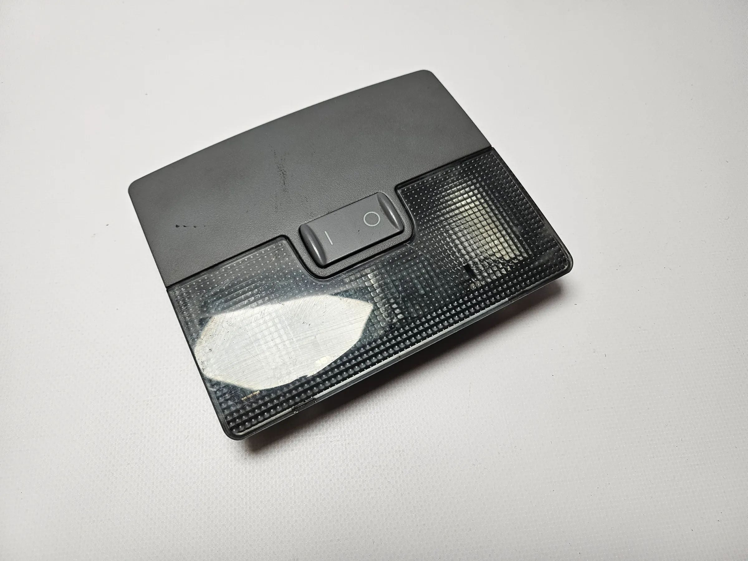Audi A6 4B C5 A8 4D Luz interior lámpara de lectura iluminación 4B0947105