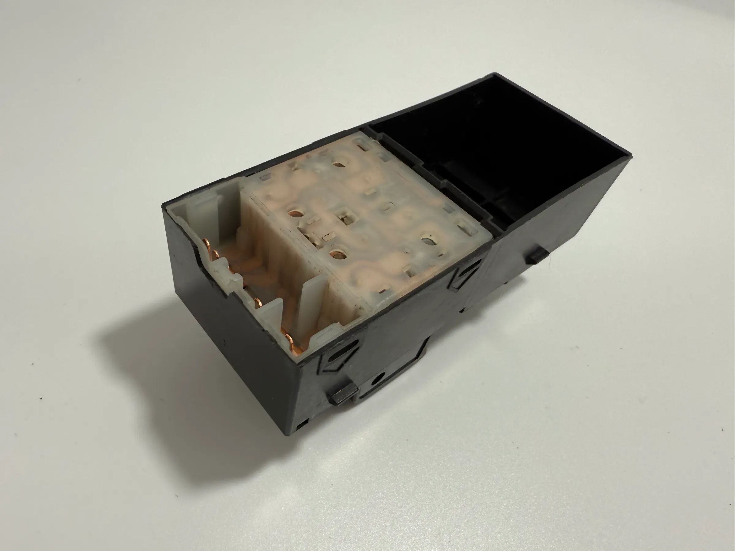 Original Botão Interruptor Elevador de Vidro Nissan Micra III 25401-AX600