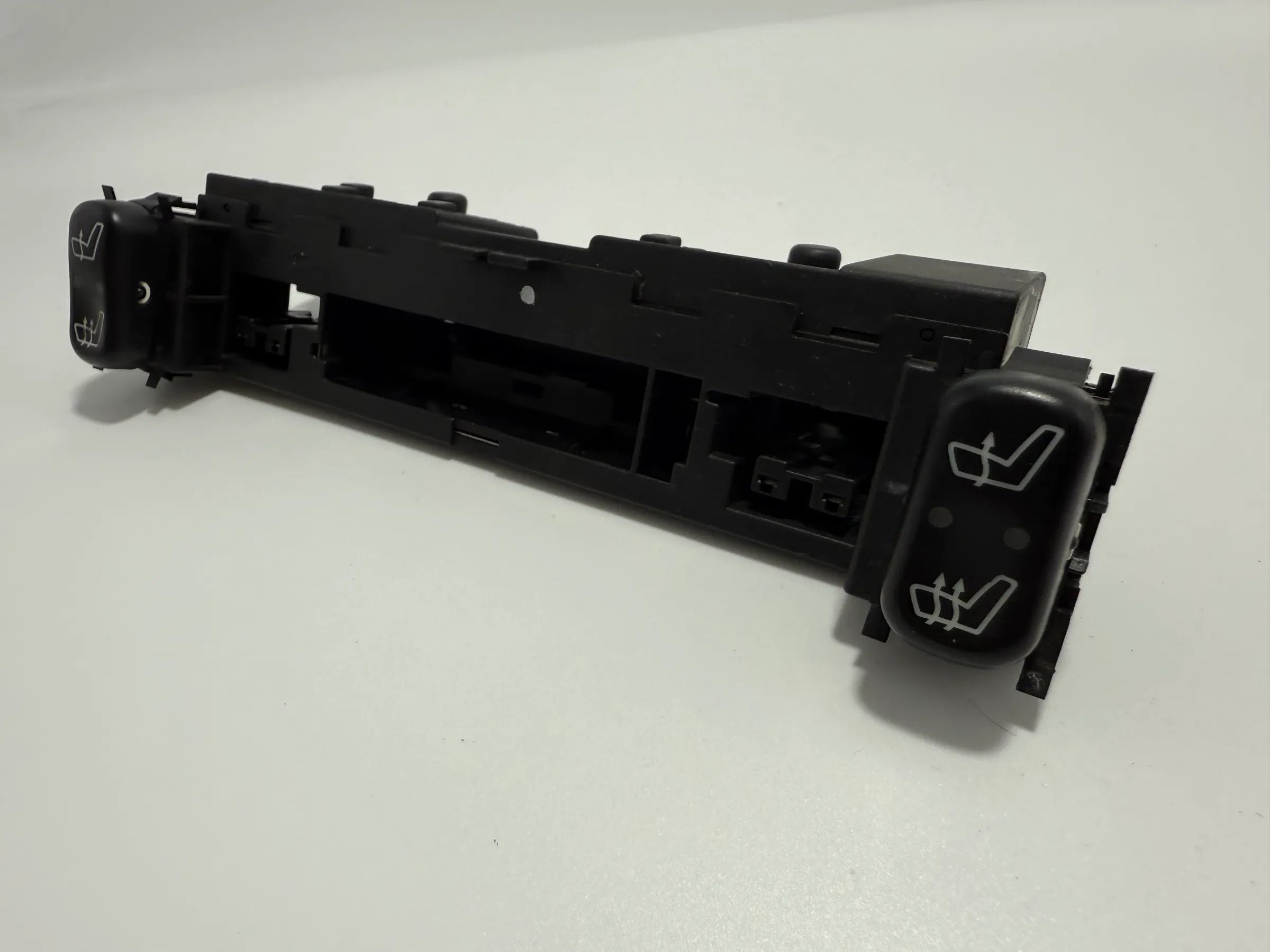 Original Mercedes-Benz C 250 switch panel seat heating switch 2108200151 