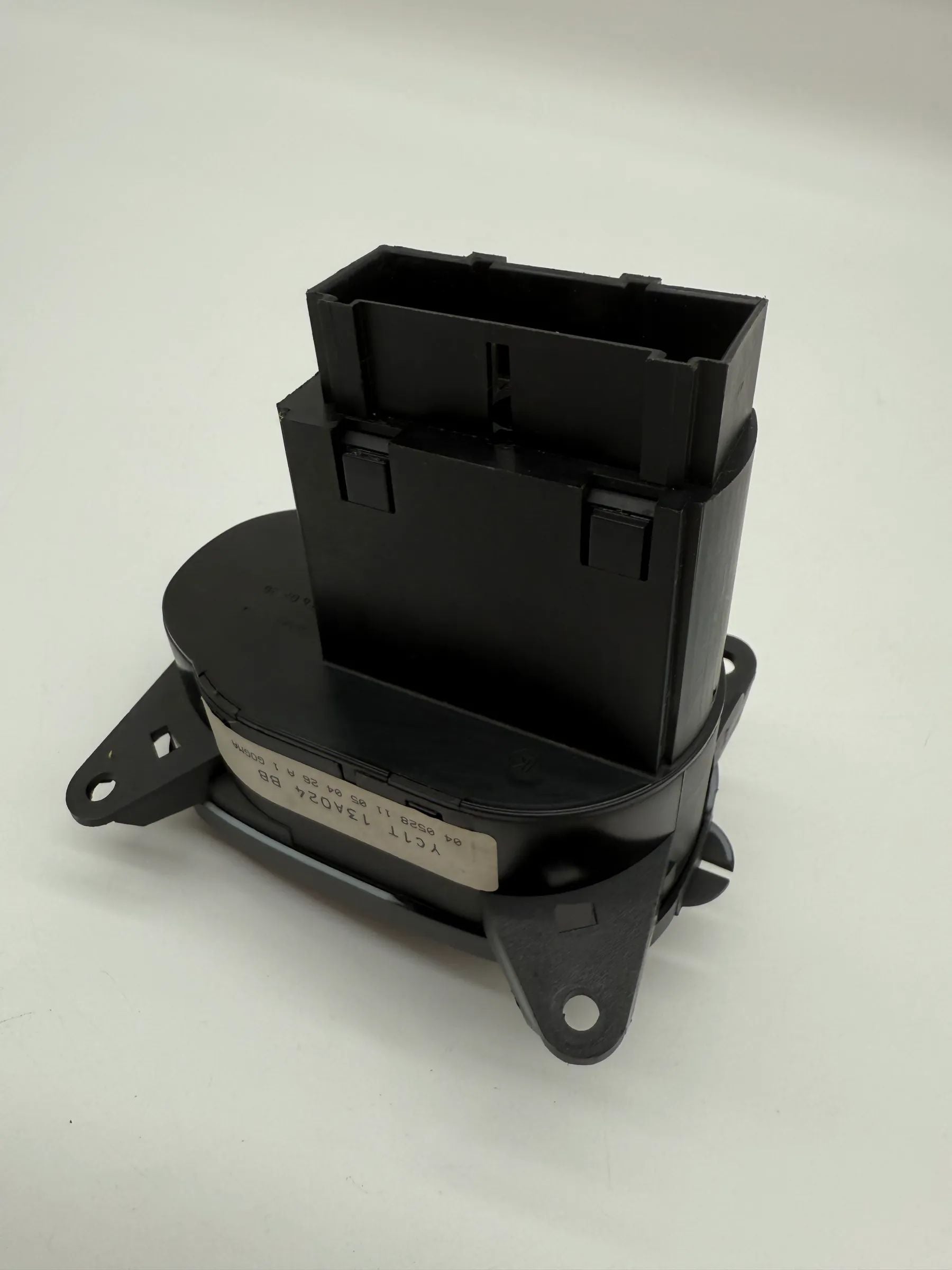 yc1t13a024bb Interruptor de Faro Ford Transit 04052811 050426 A1