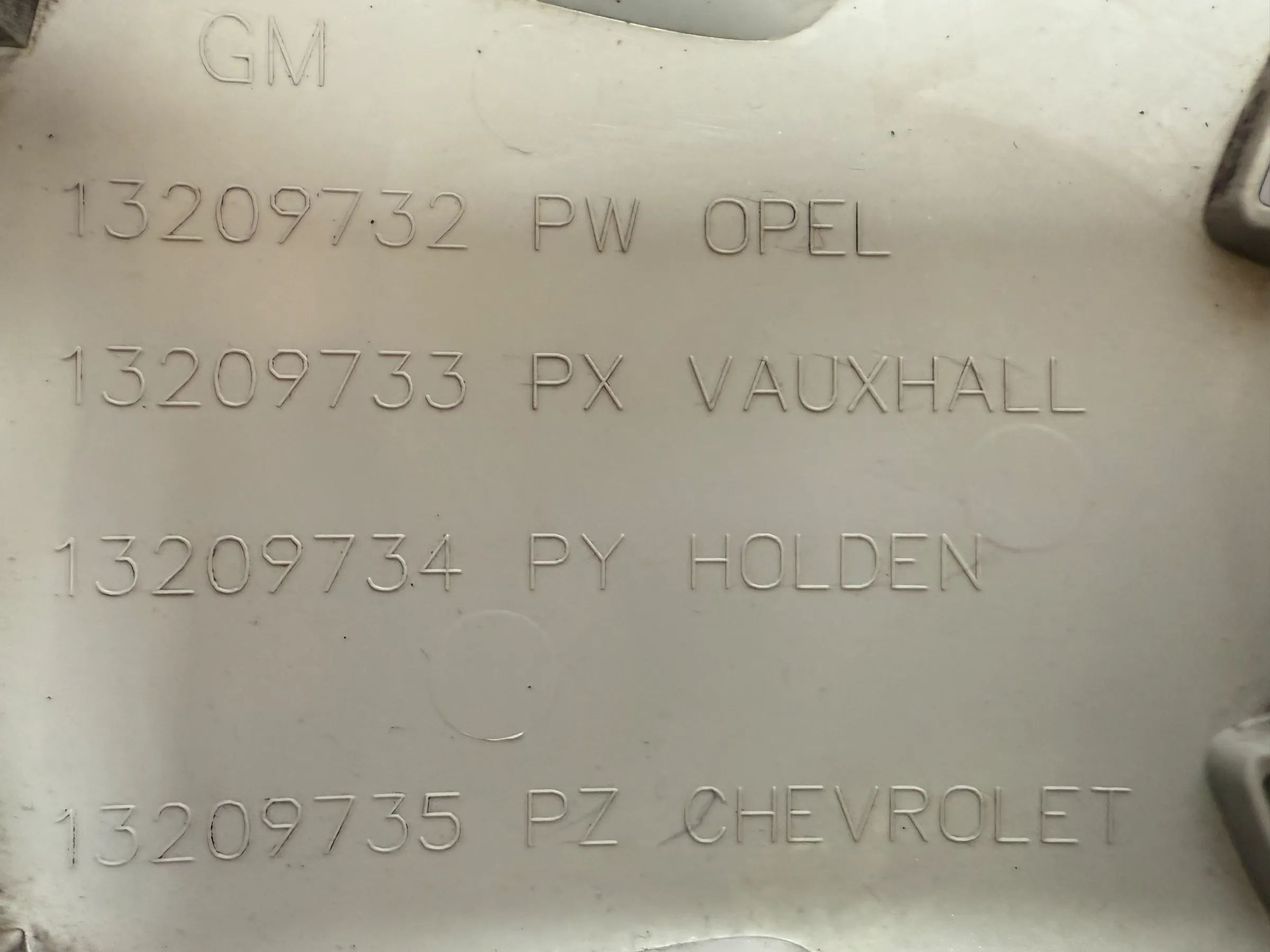 Oryginalna osłona koła Opel Astra H / Zafira B, 16 cali 13209732