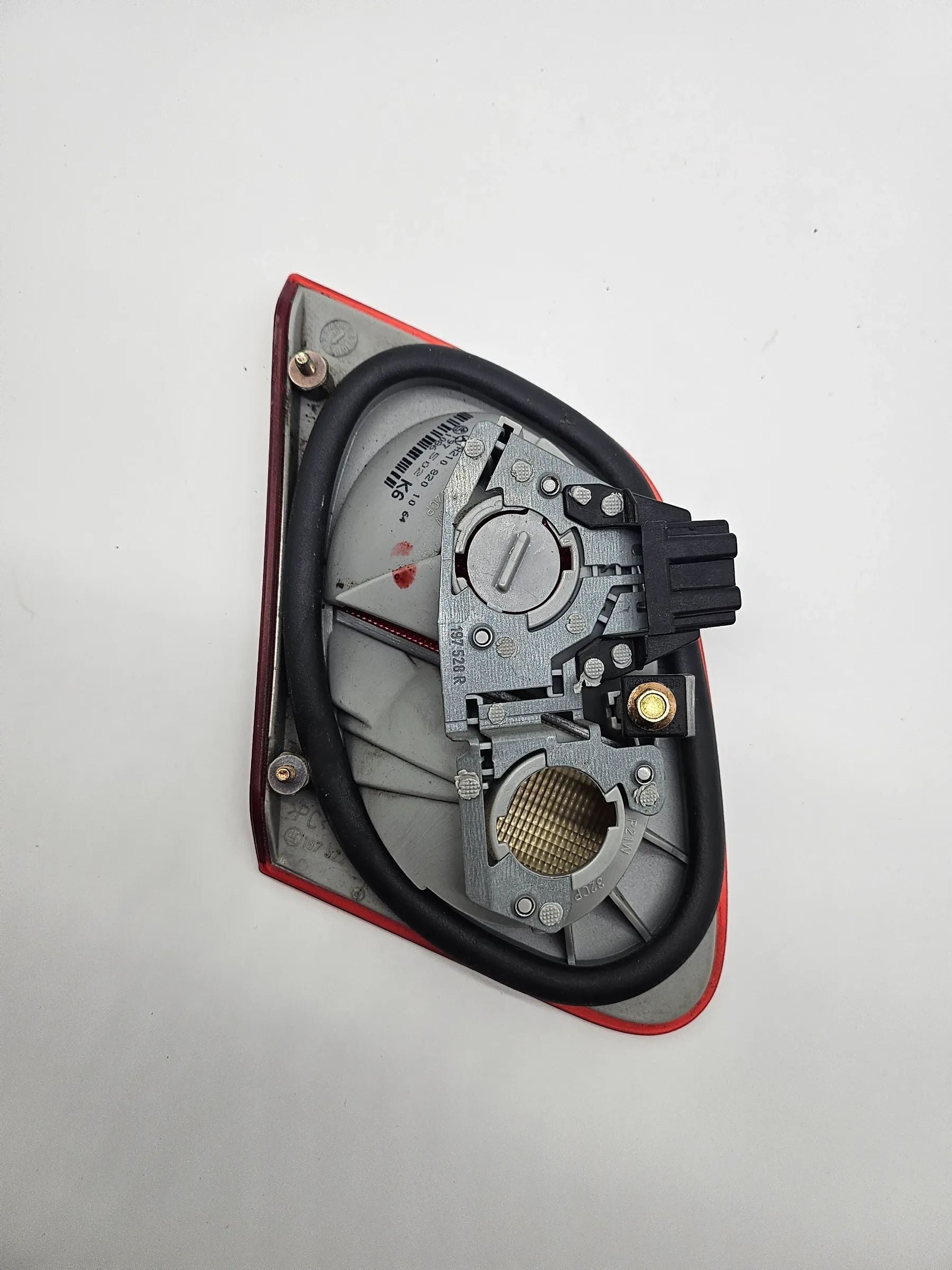 Feu arrière droit intérieur Mercedes Benz E-Klasse W210 A2108201064