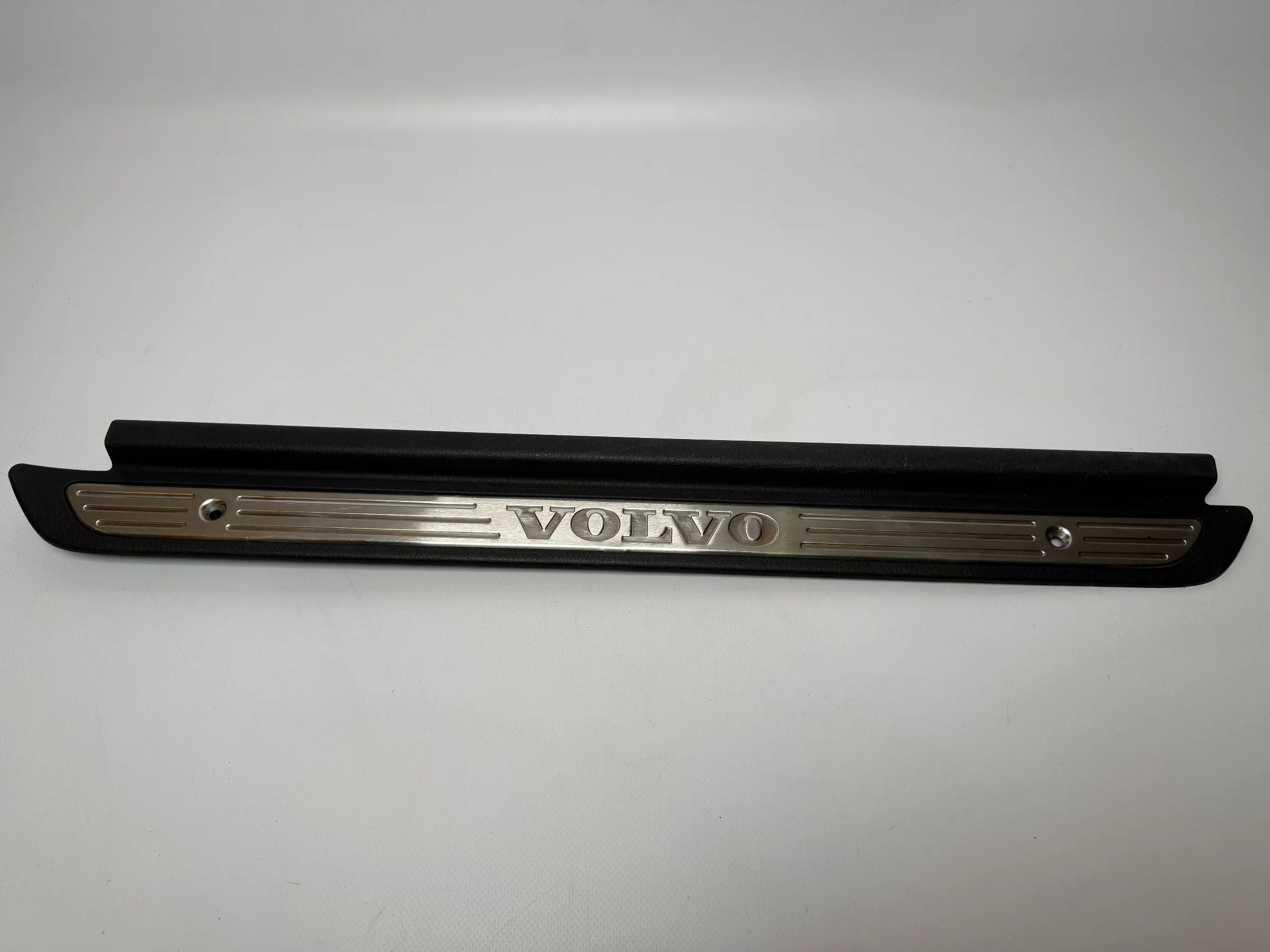Original Volvo V40 door sill trim right front C1/C2/C3 30818-422/426/430 