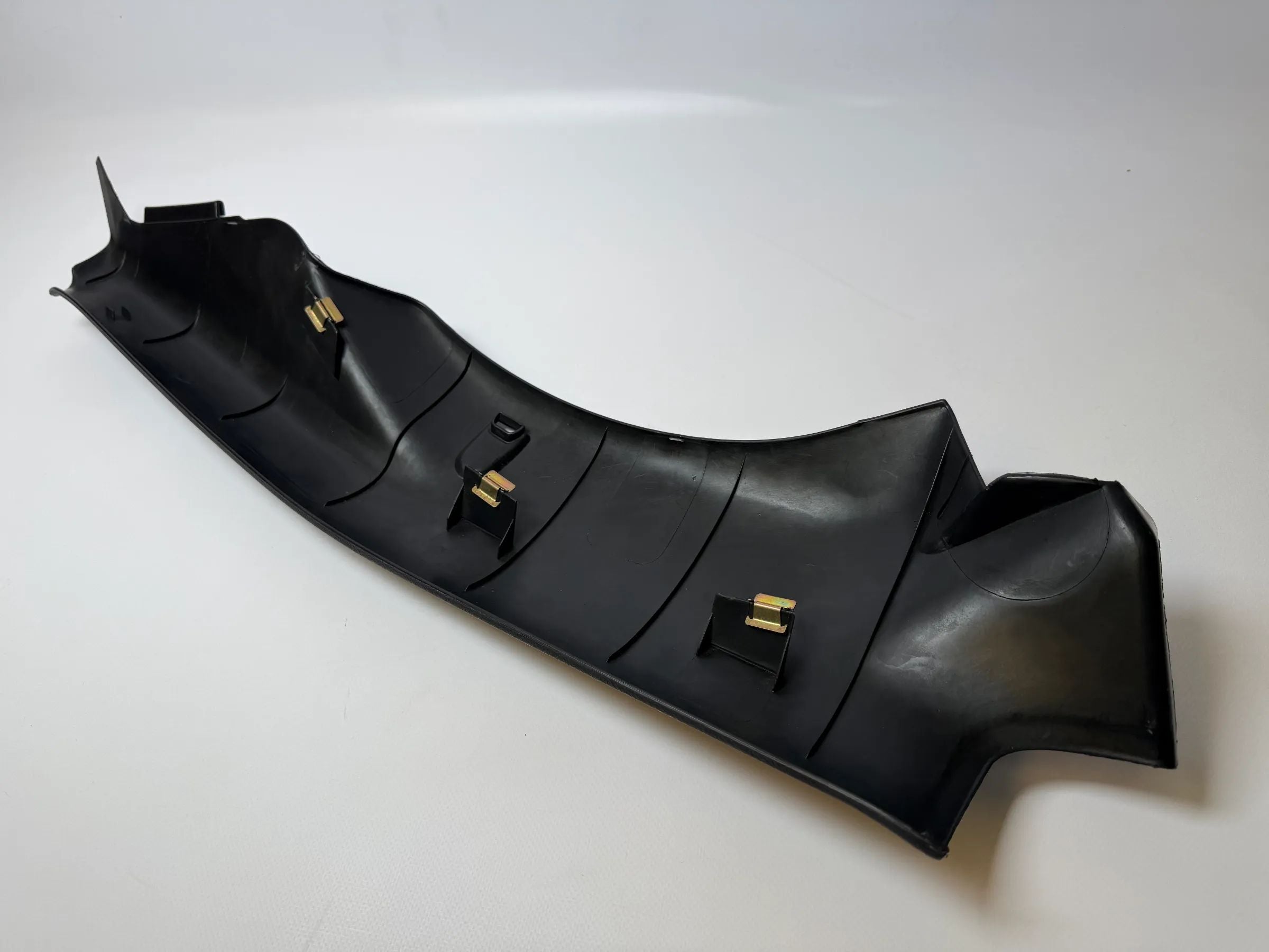 Oryginalna osłona boczna słupka C lewa VW Golf 4 IV 1J4 867 767 A