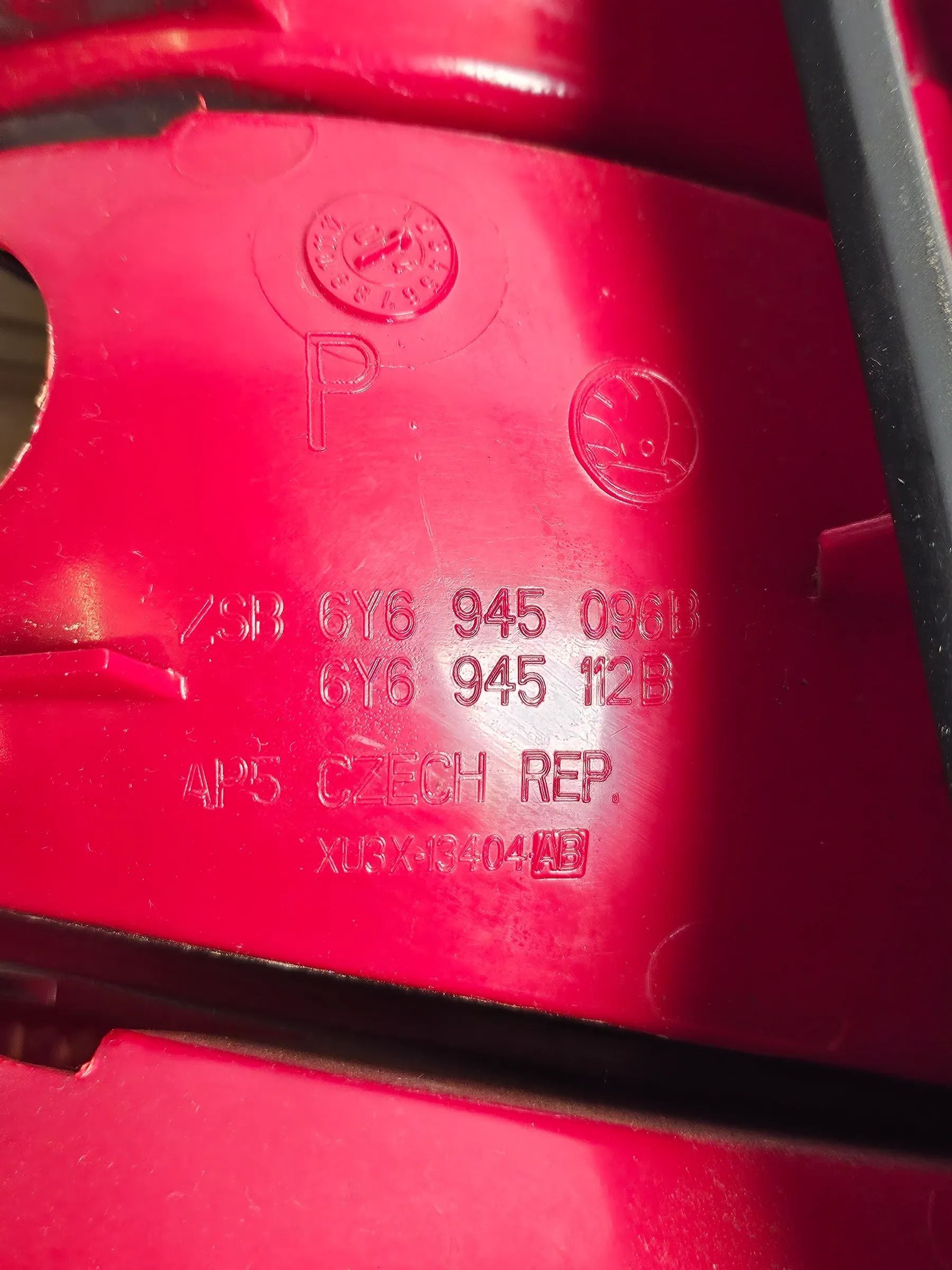 ORIGINALNA PRAWA LAMPA TYLNA SKODA FABIA (6Y2) 6Y6945096B 6Y6945112B