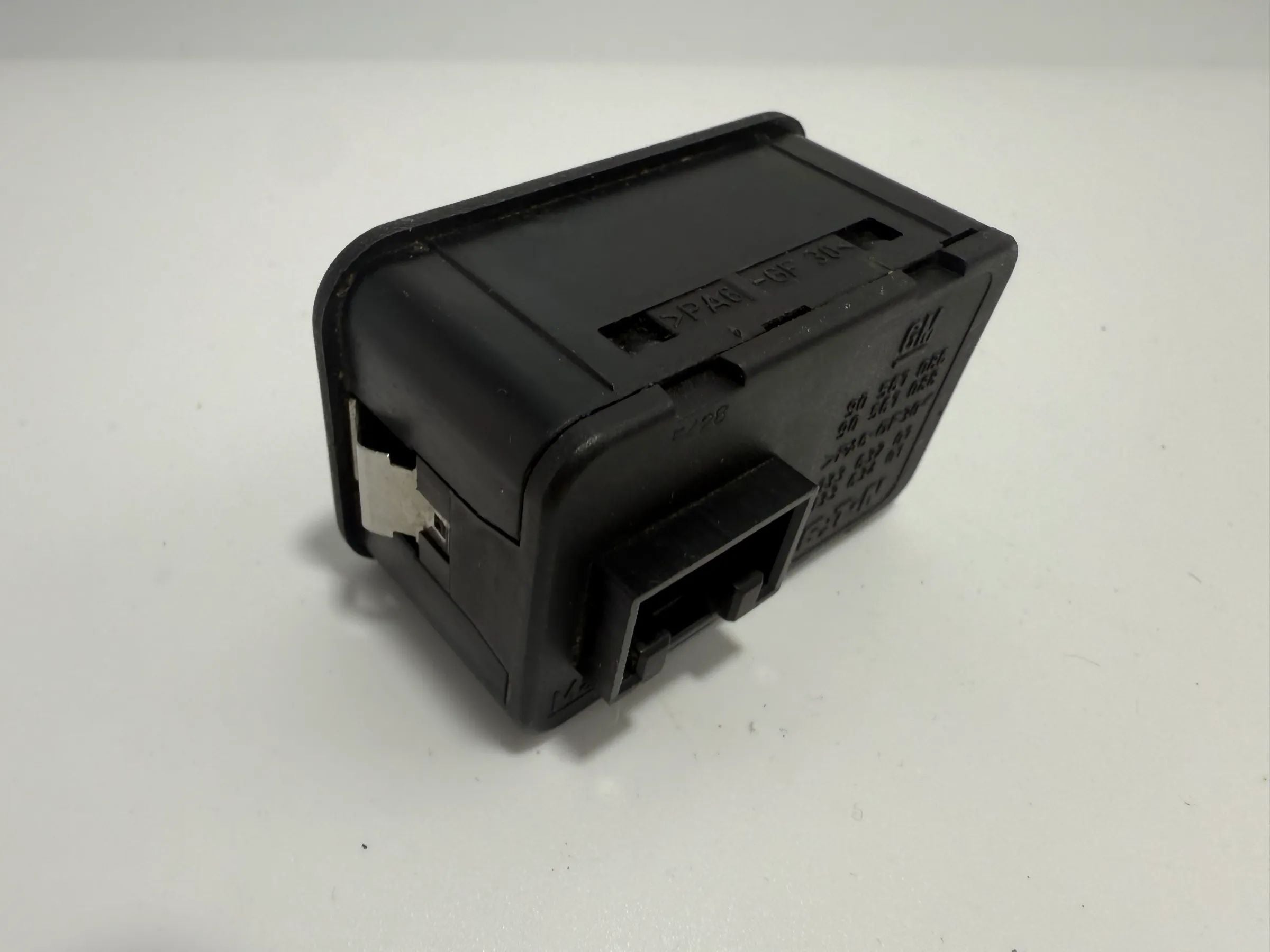 Oryginalny przełącznik szyb lewy Opel Astra G Delphi 13363201 / 90561088