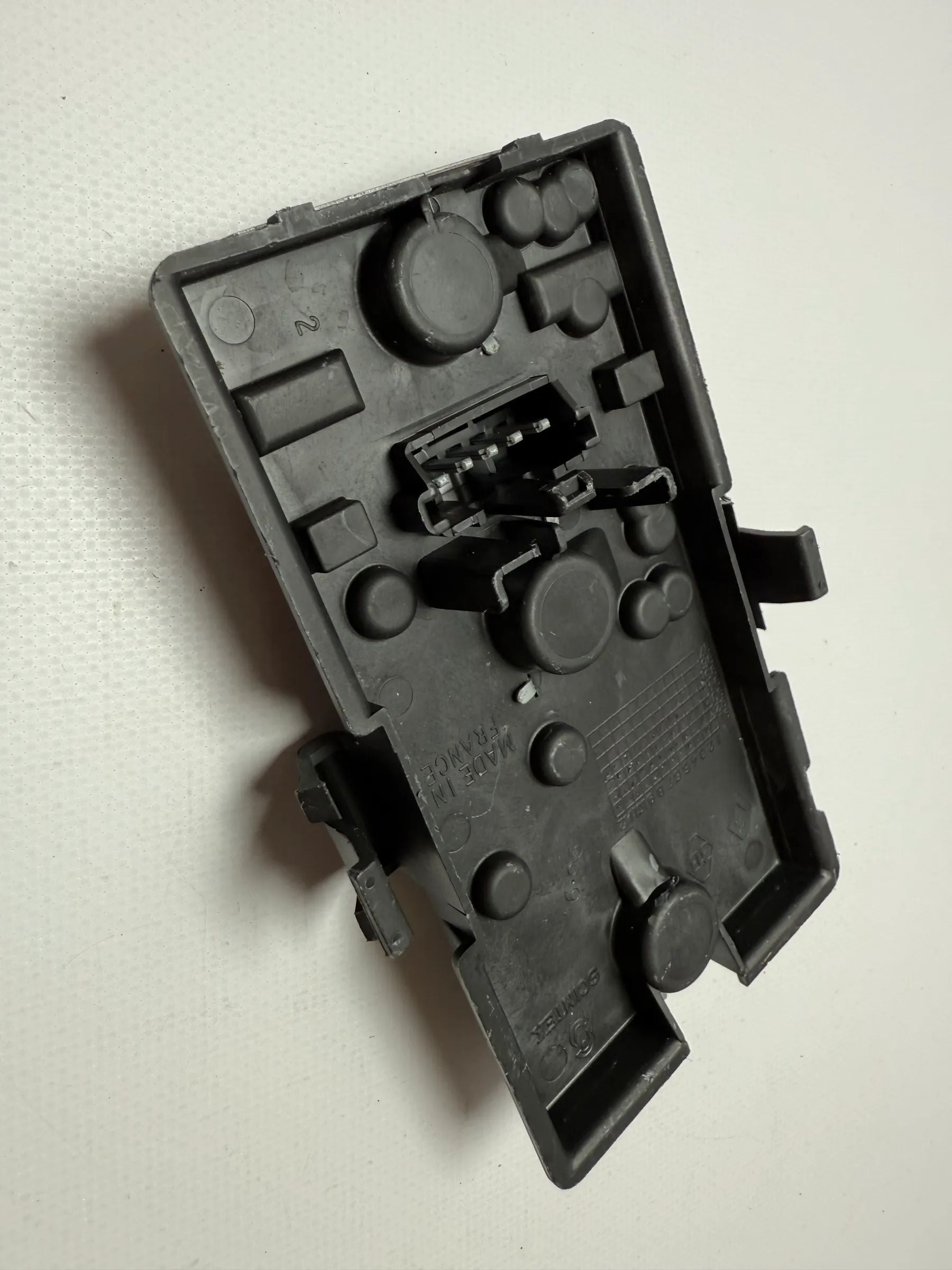 Oryginalny uchwyt lampy tylnej Renault 19 Phase II/III Cabrio (D53/853) 141339