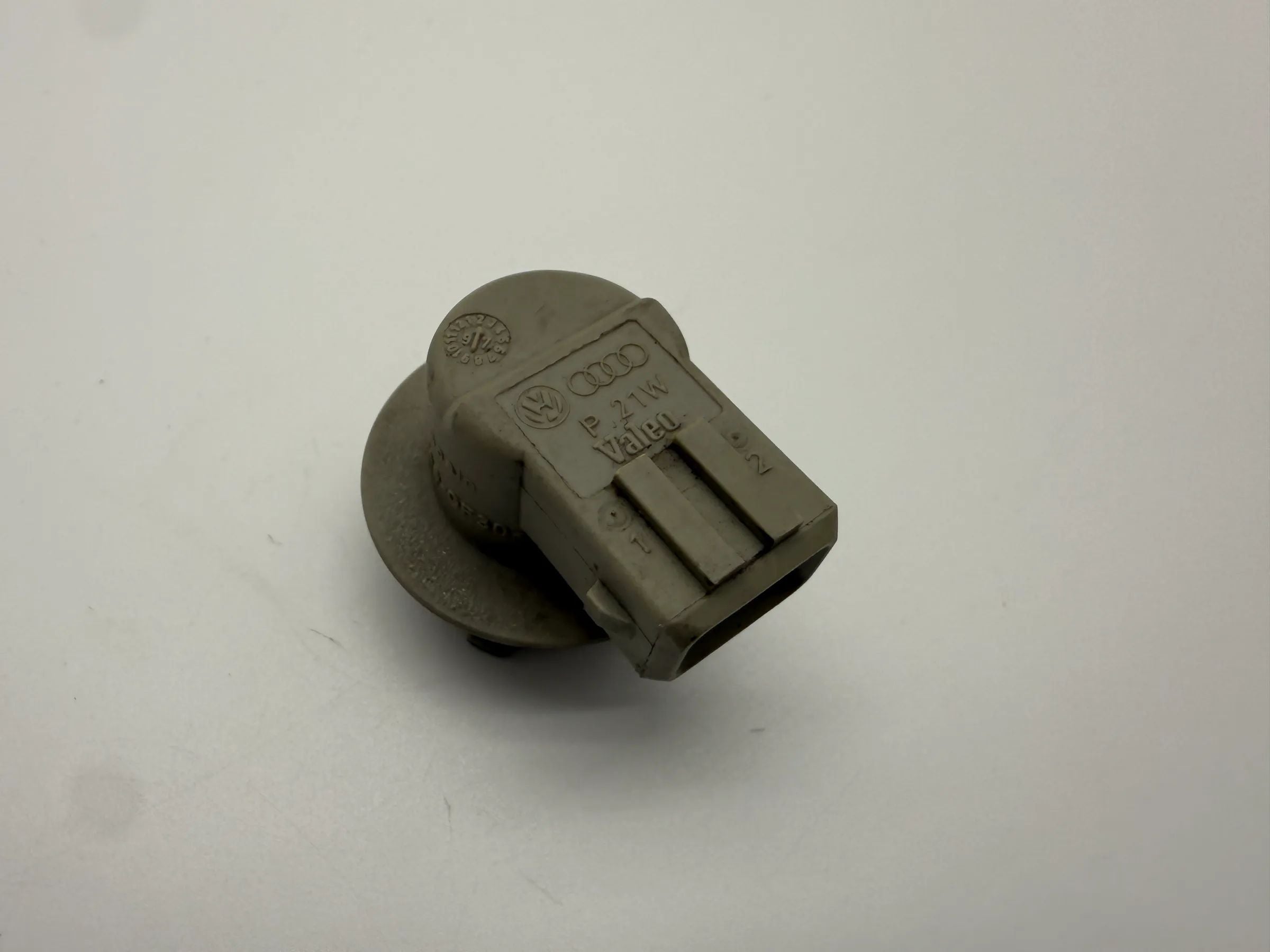 Original Seat Cordoba (6K1/6K2) Blinker Lampenträger Valeo 6K5953050B