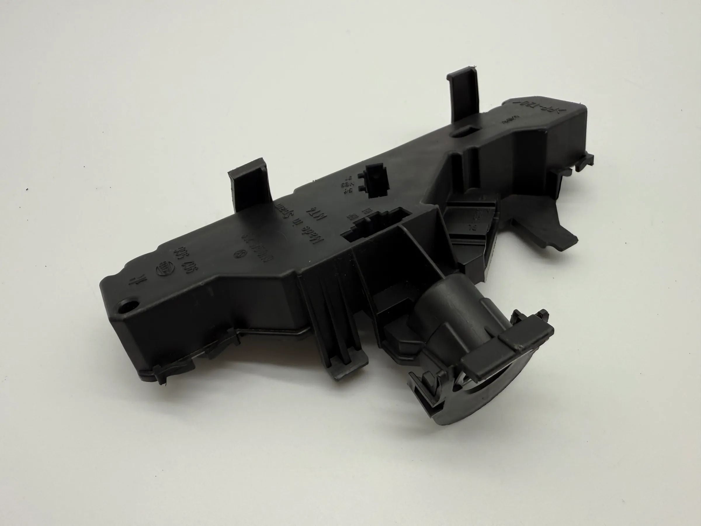 Oryginalny uchwyt lampy tylnej VW Polo 6N/6KV prawy 6N0 945 258 / 962 566