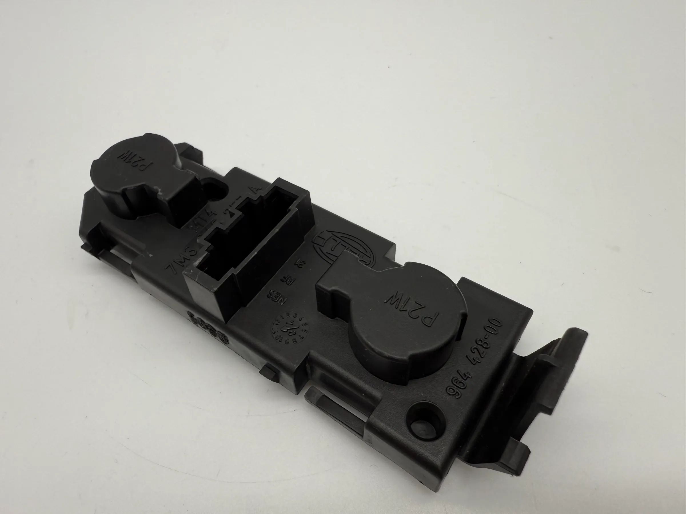 Oryginalny uchwyt lampy tylnej VW Sharan Ford Galaxy, Alhambra L/P 7M3945257A