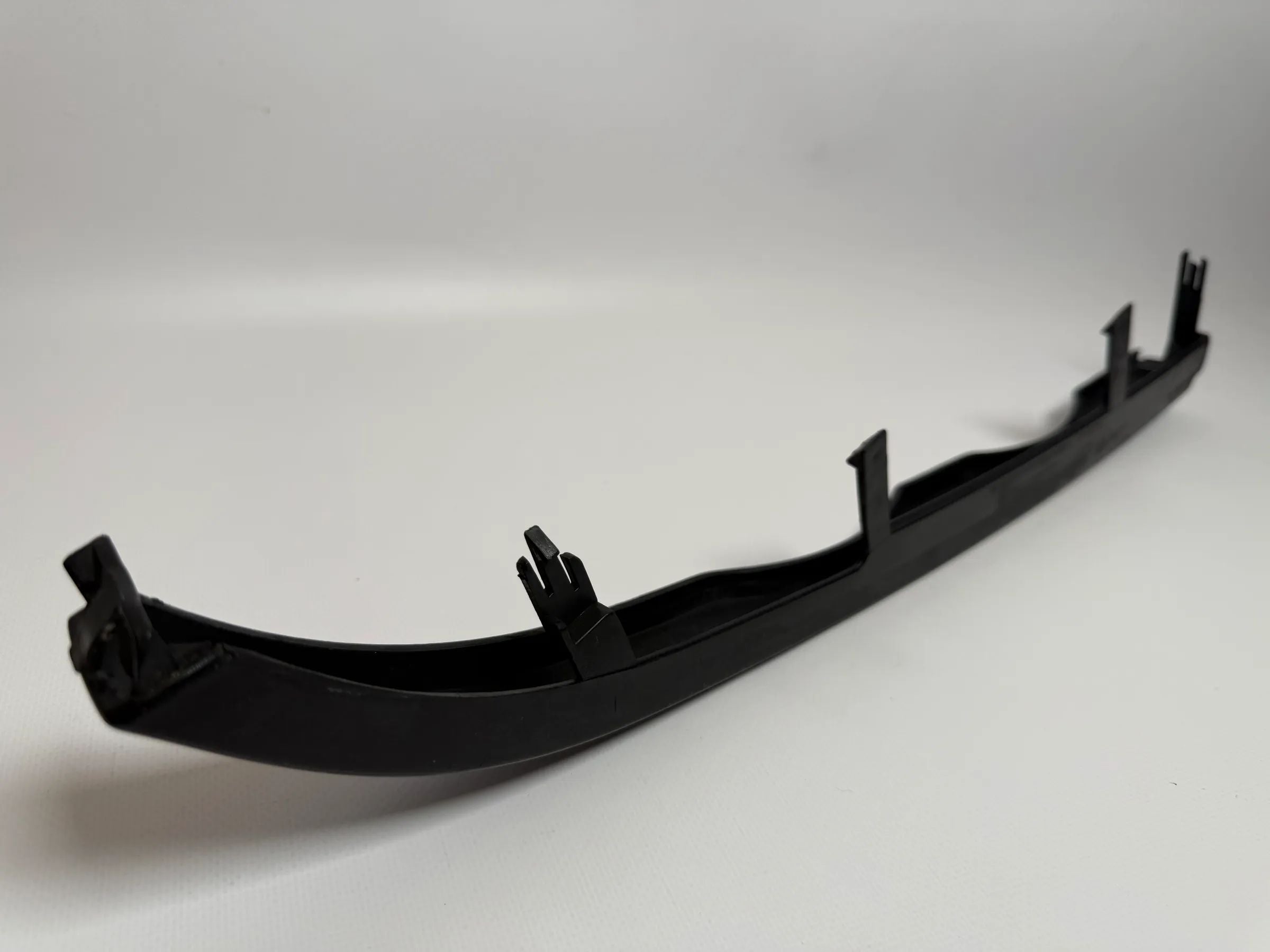 Oryginalna listwa dekoracyjna reflektora lewa BMW 3er E46 czarno-szara 51.13-8208481