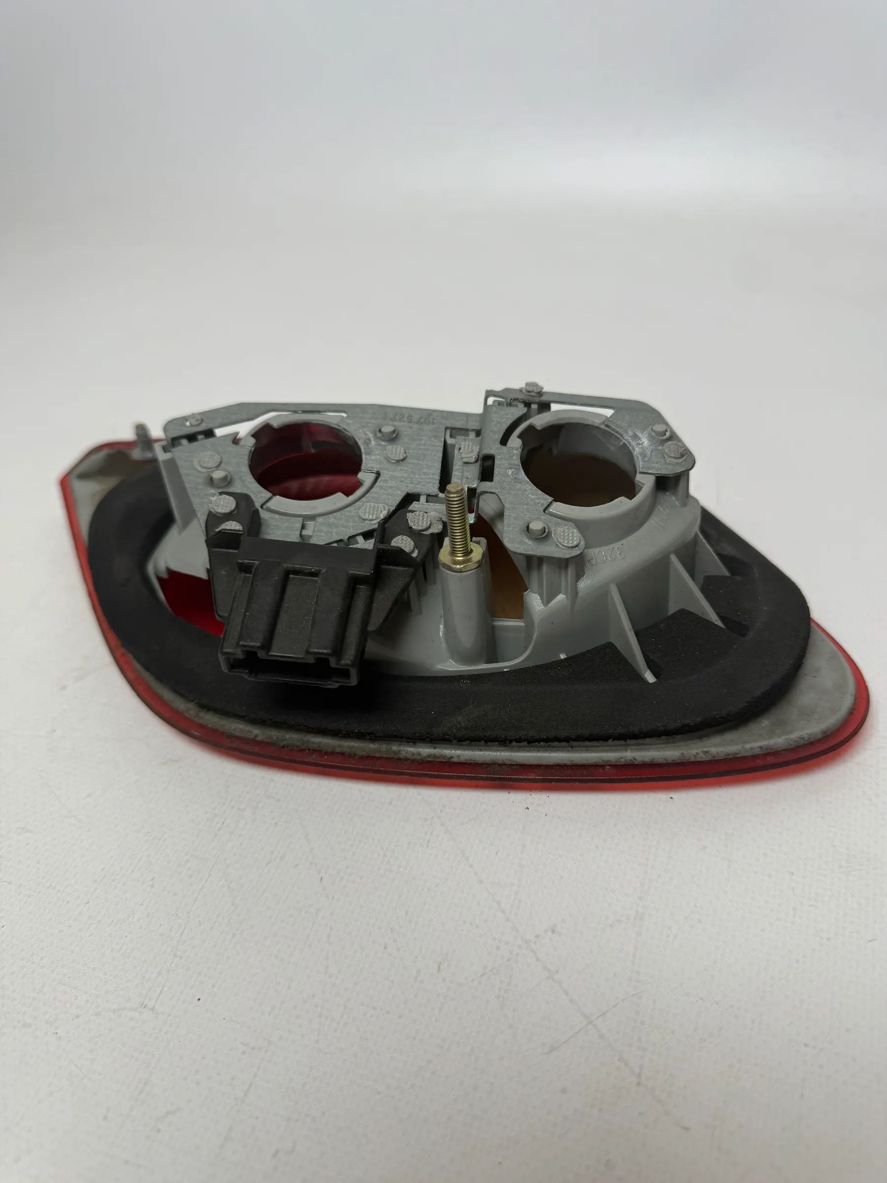 Original Mercedes E-Klasse (W210) Rückleuchte Links Hinten A2108200964