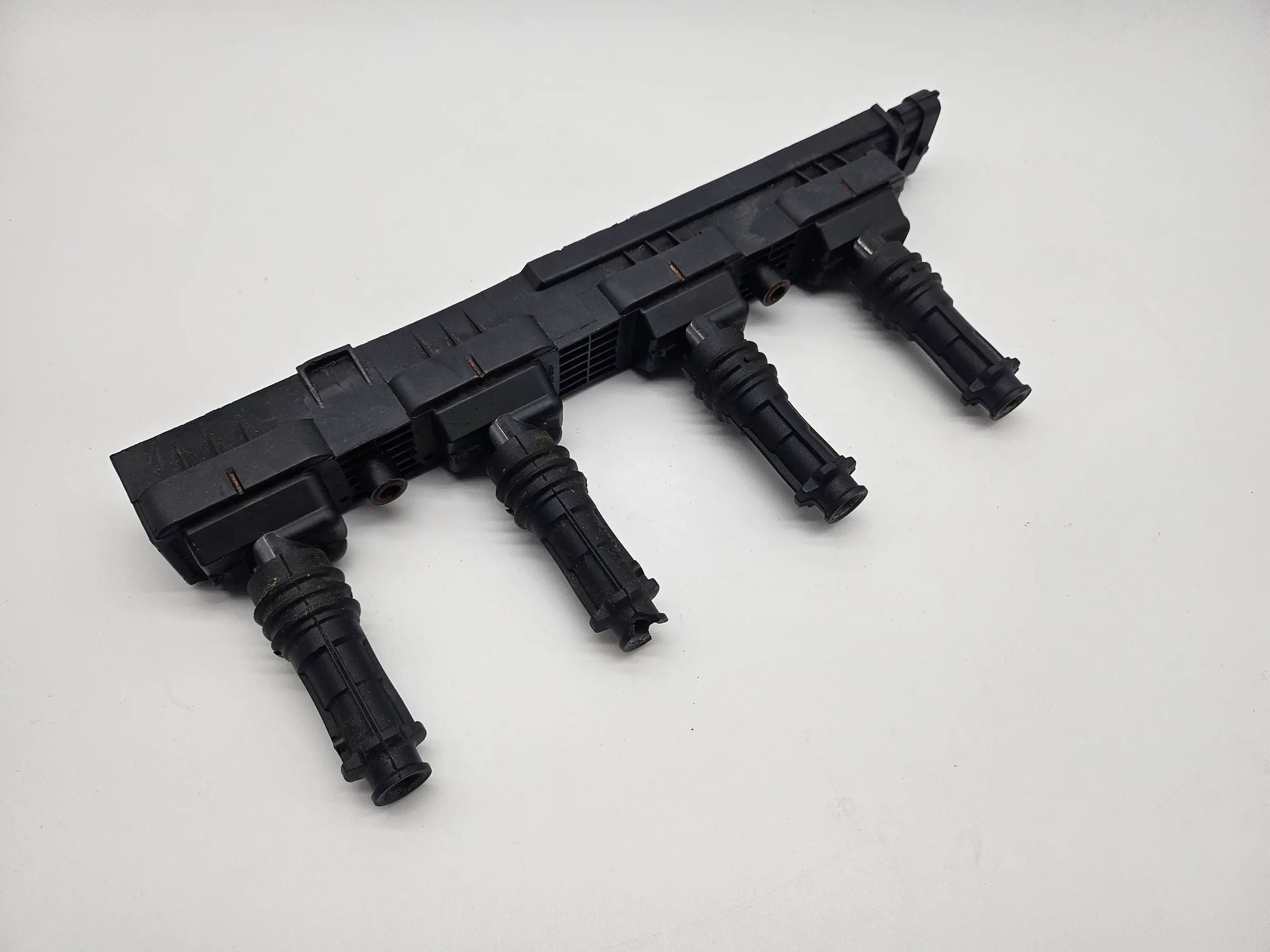 ORIG. Bosch Opel Cewka Zapłonowa 6-Polowa 1.2 1.4 ASTRA G H AGILA CORSA C 022150347