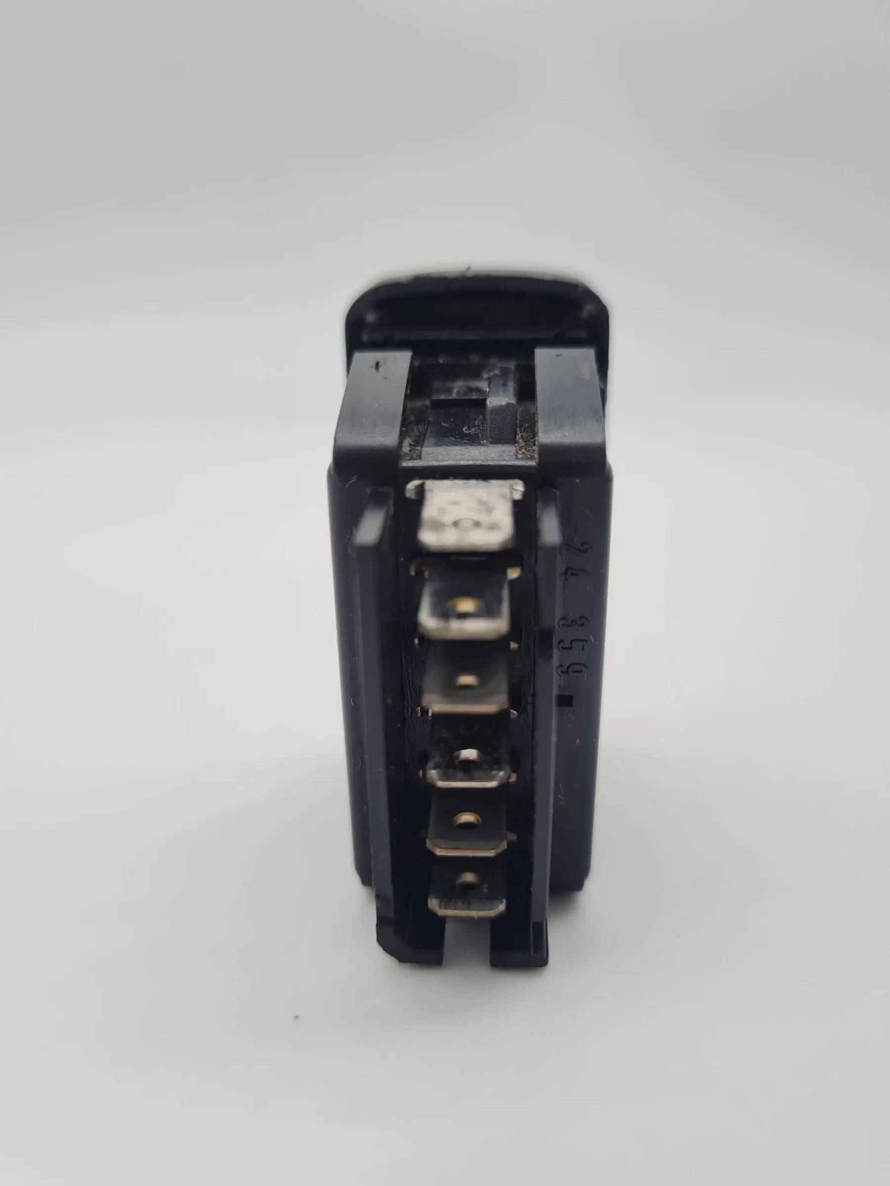 Original Renault Megane I 1 Klasseic Fensterheberschalter 429998K