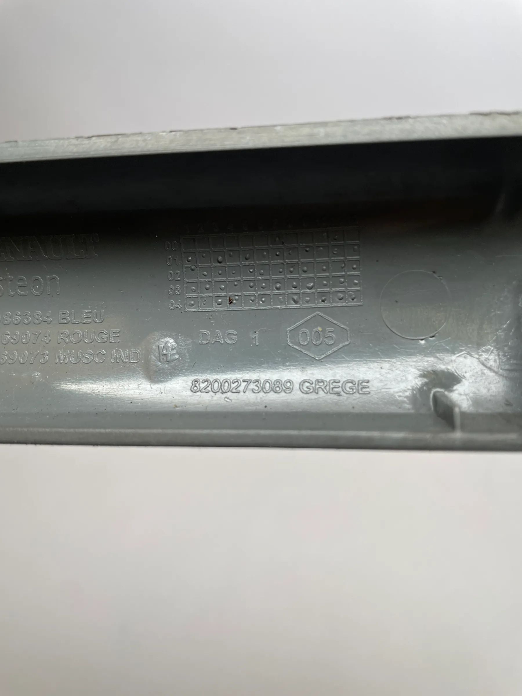 Original Renault Clio (BB/CB) Dashboard Airbag Strip Front 8200273089