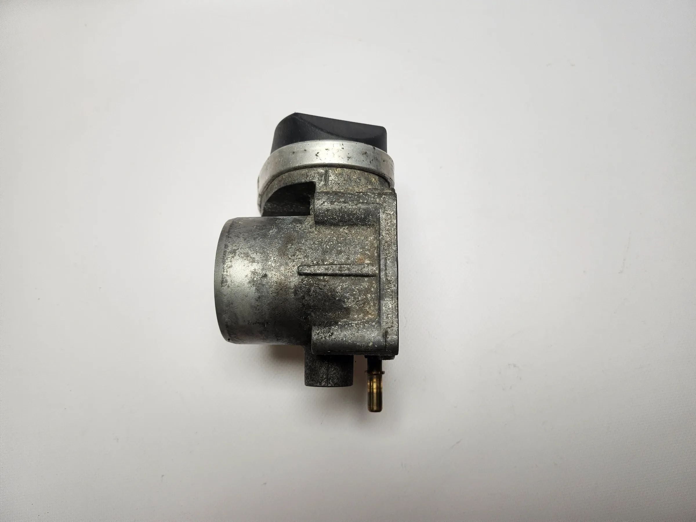 Original Renault Megane III 08-12 1.6 81KW throttle body K4M858 8200190230 