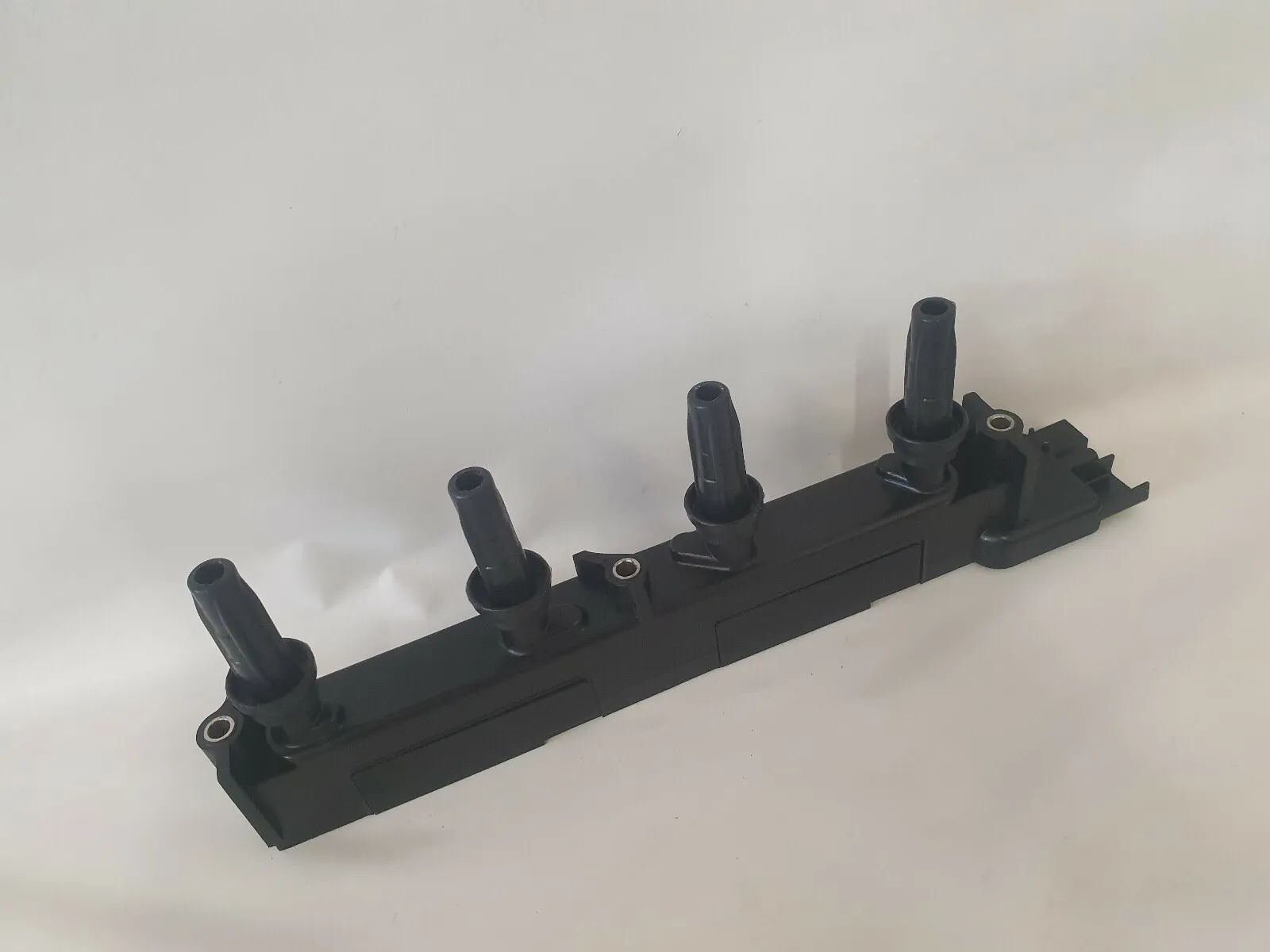 อะไหล่แท้ (OEM) คอยล์จุดระเบิด Bremi 20320 5970755 สำหรับ Citroen Peugeot 1.8 2.0 16v