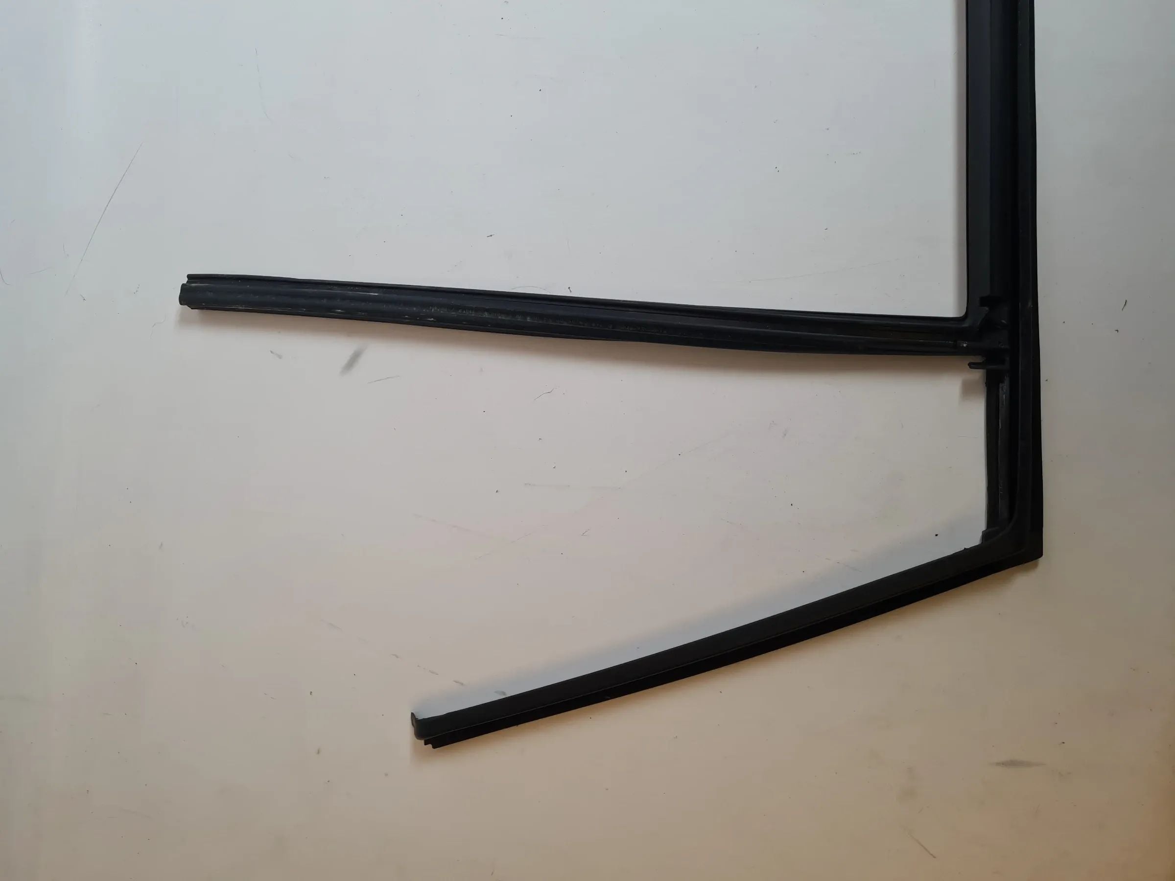 BMW 3er Touring E91 Fenster Dichtung Gummi Hinten Rechts 16850 Original