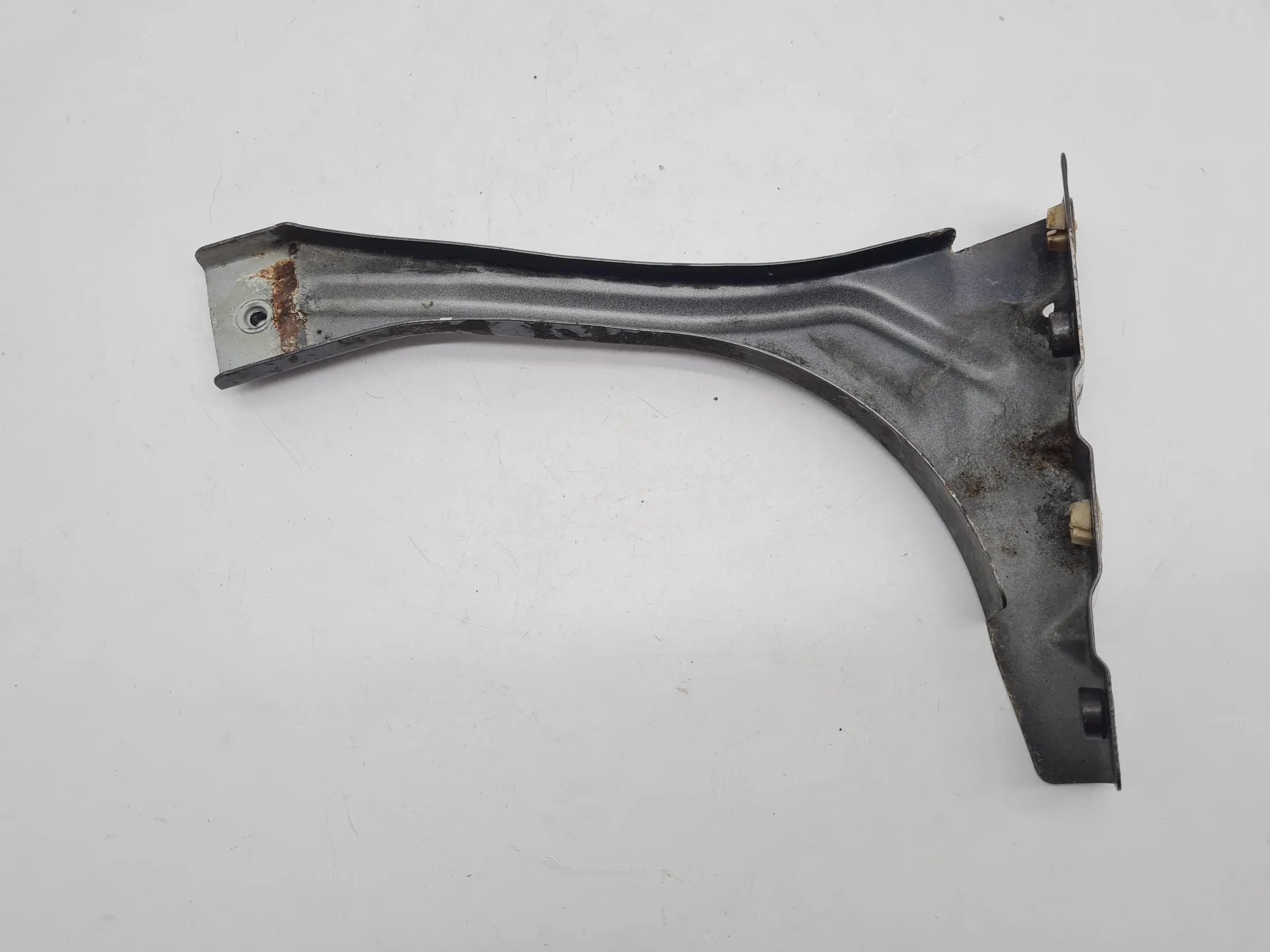 Original Audi A6 (4B2/4B4) Halterung Kotflügel Rechts Vorne 4B0821136A