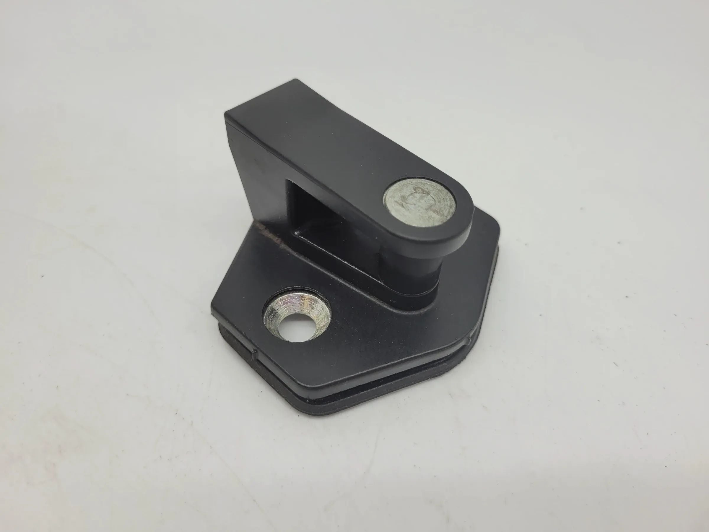 BMW 5er Touring E39 Schliesskeil Türschloss Fanghaken L/R V/H 8176350 Original