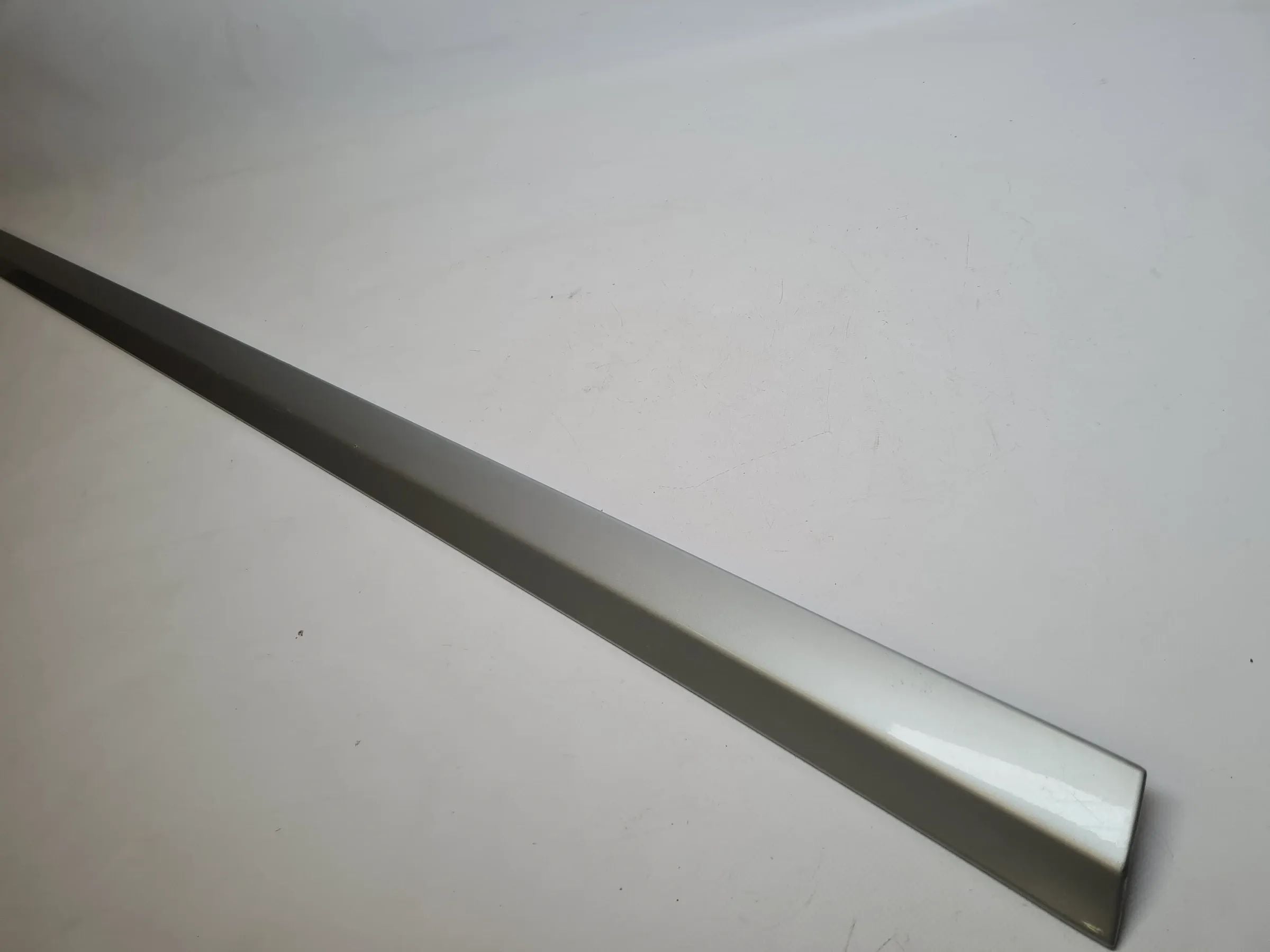 Original Mercedes C-Klasse (CL203) Dekor-/Zierleiste Rechts Silber A2036903082