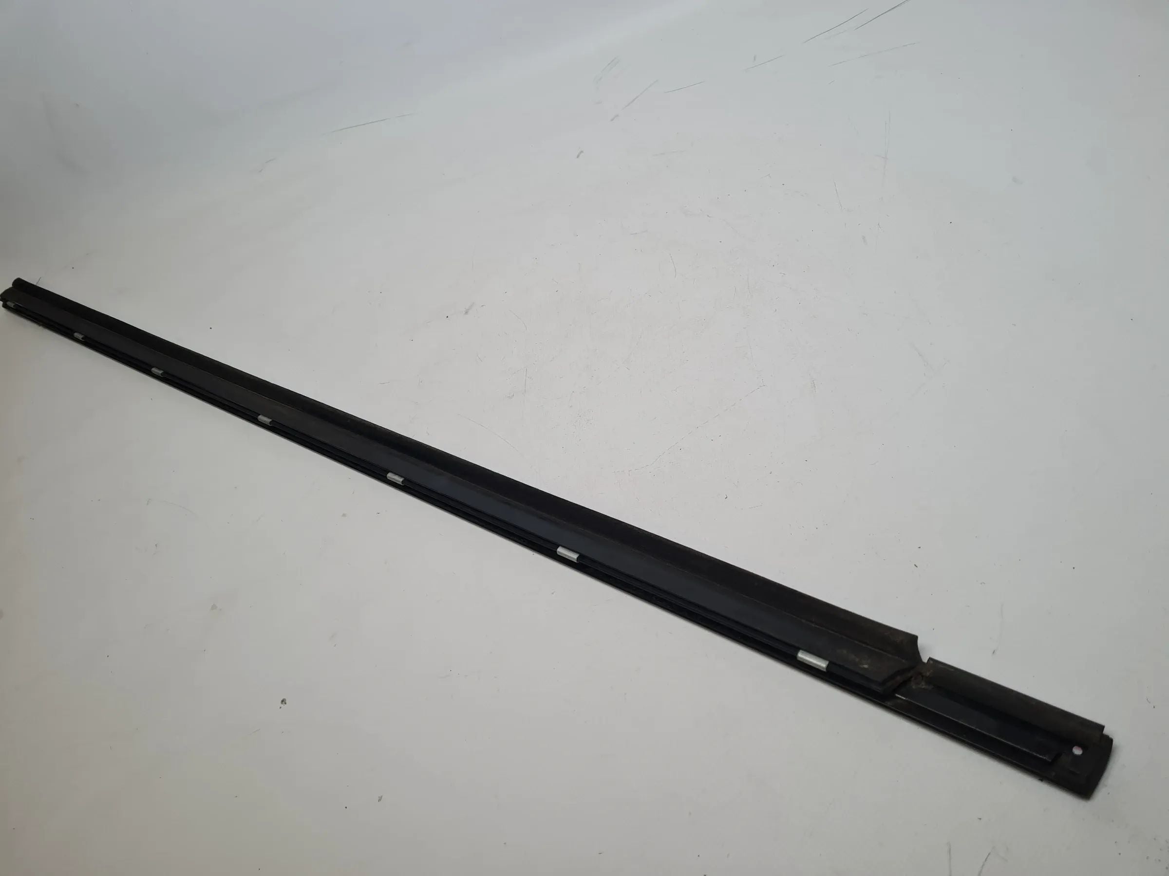 Original Mercedes C-Klasse (CL203) Einstiegsleiste Rechts Schwarz A2036903280